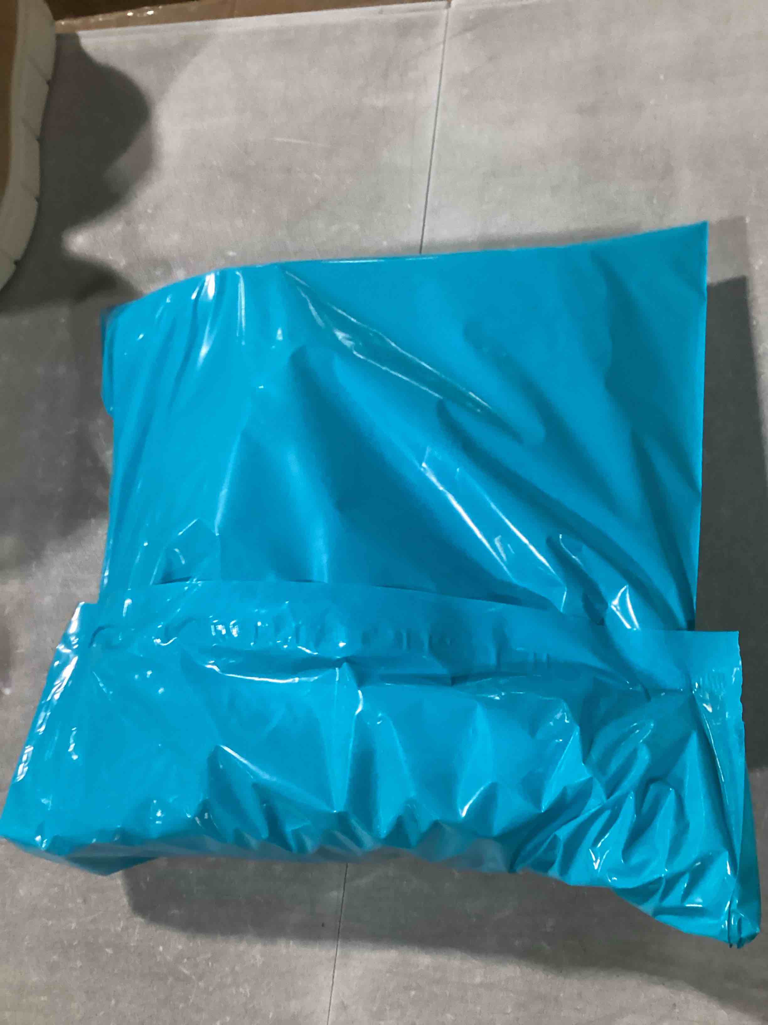 https://s3.amazonaws.com/lotting-images-prod/bidfta/GRA1627702_1744051105999.jpeg