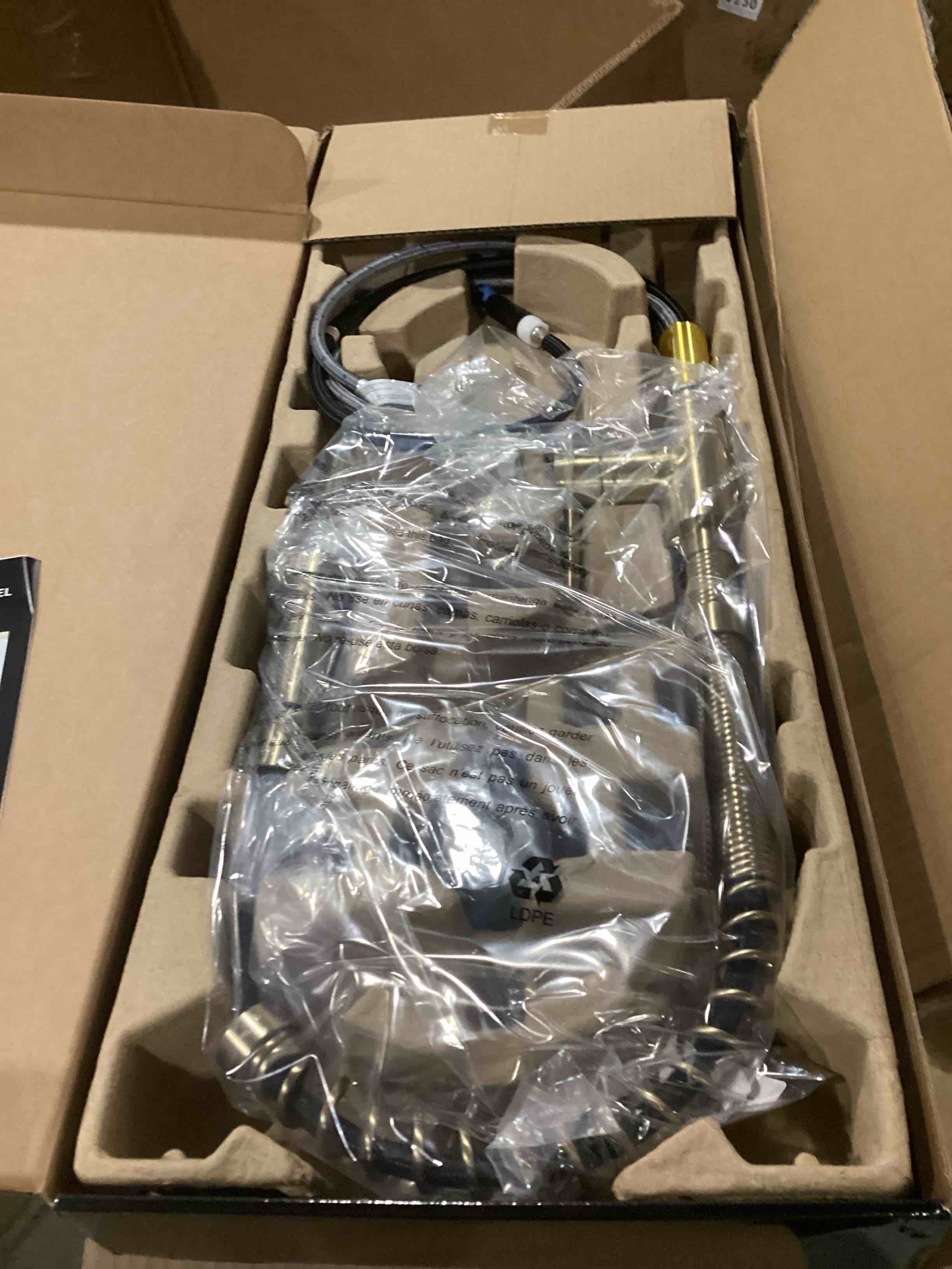 https://s3.amazonaws.com/lotting-images-prod/bidfta/GRA1629224_1744994617533.jpeg