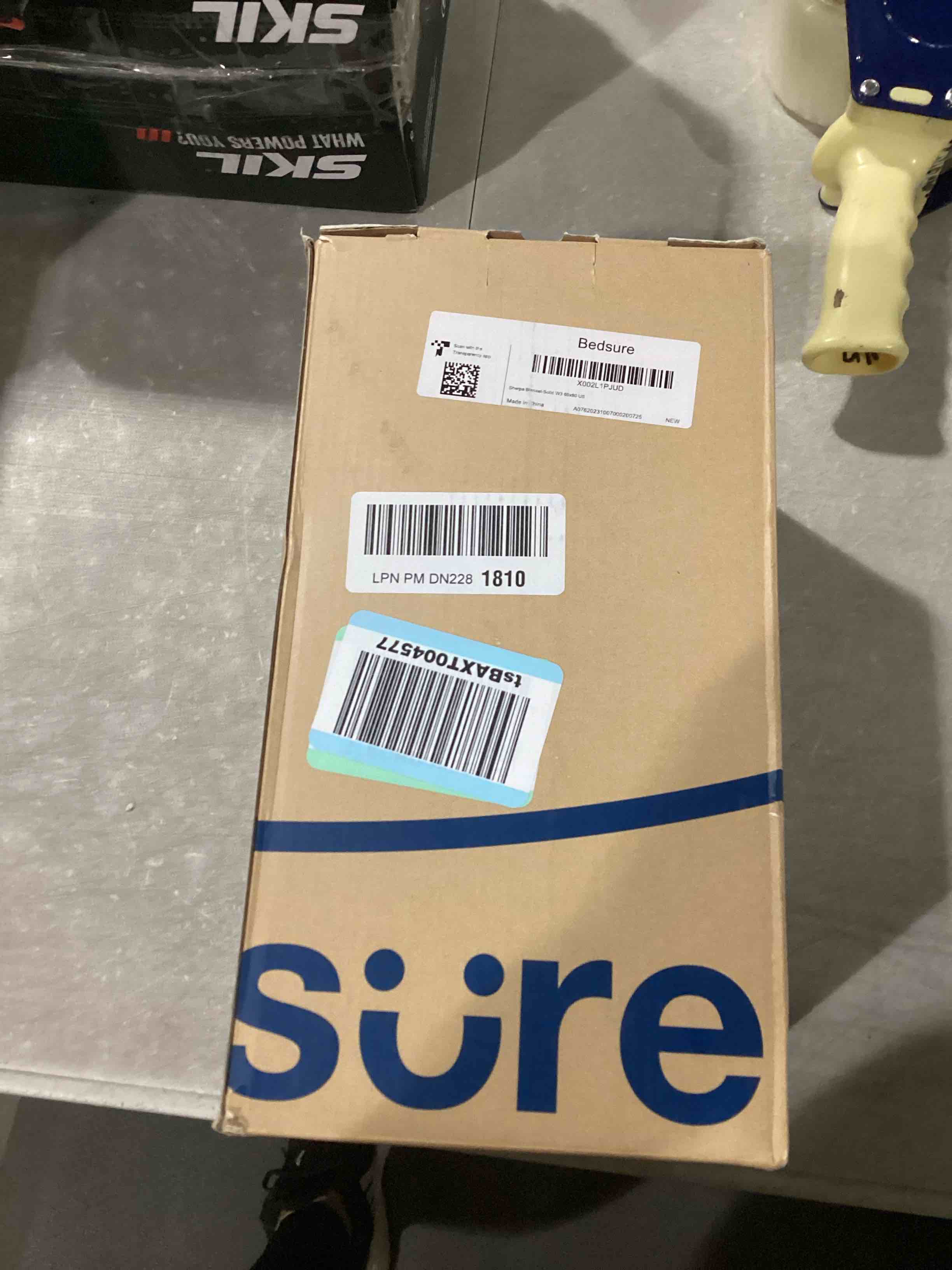 https://s3.amazonaws.com/lotting-images-prod/bidfta/GRA1629470_1745341829348.jpeg