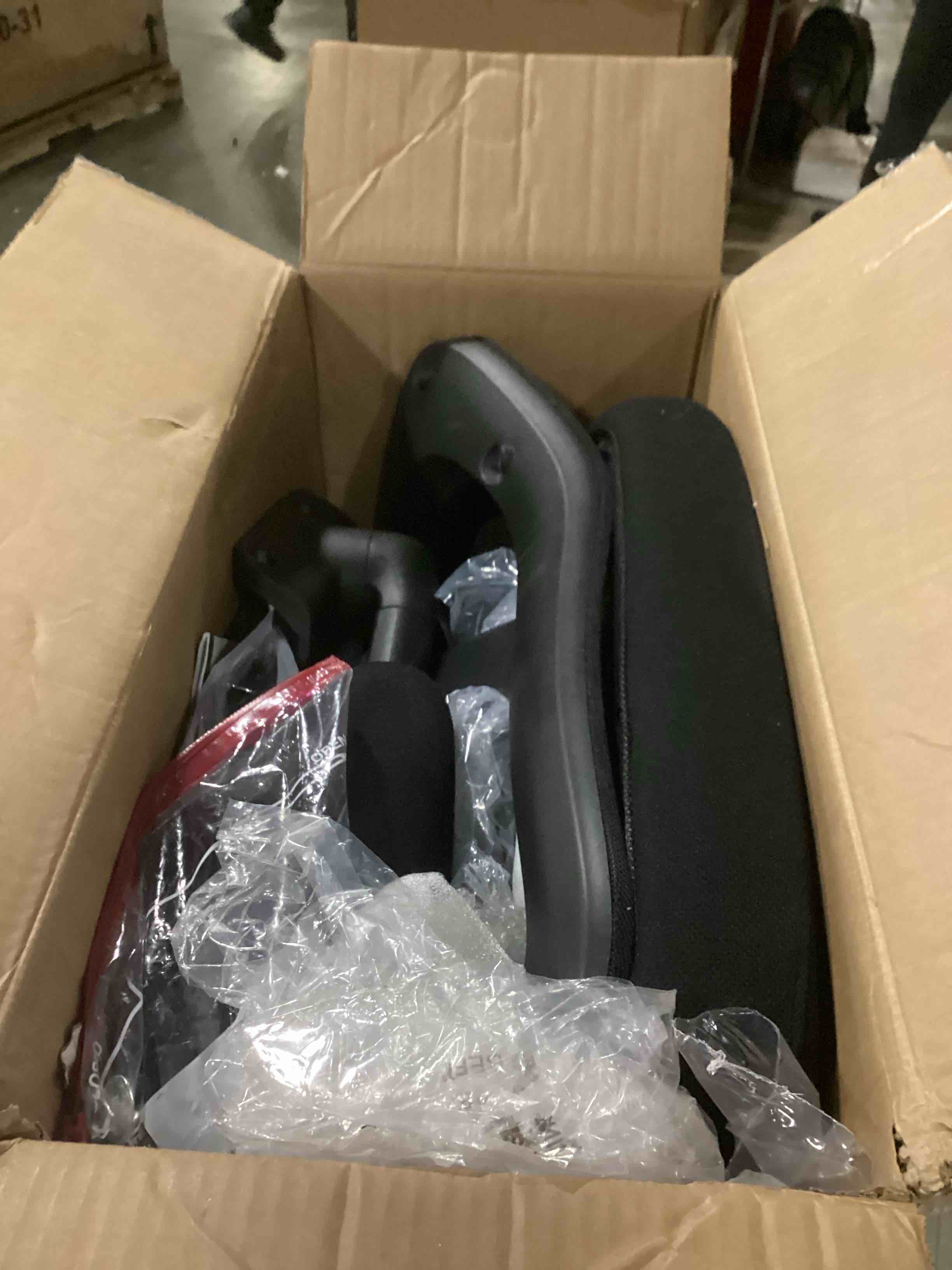 https://s3.amazonaws.com/lotting-images-prod/bidfta/GRA1629507_1745348527271.jpeg