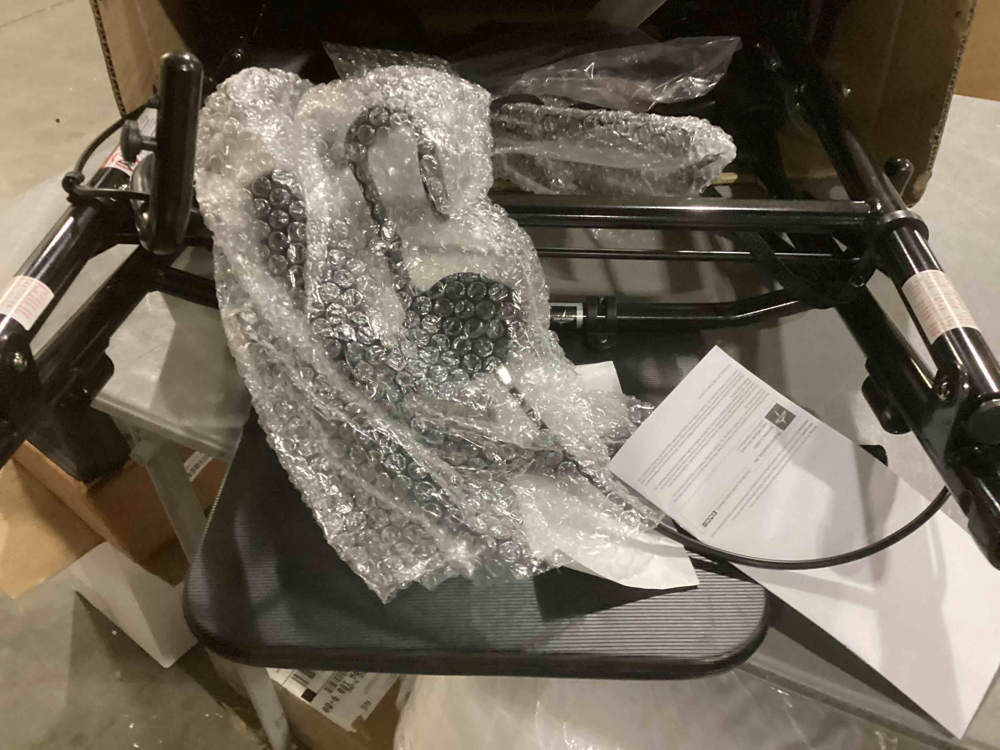 https://s3.amazonaws.com/lotting-images-prod/bidfta/GRA1631311_1741617996520.jpeg