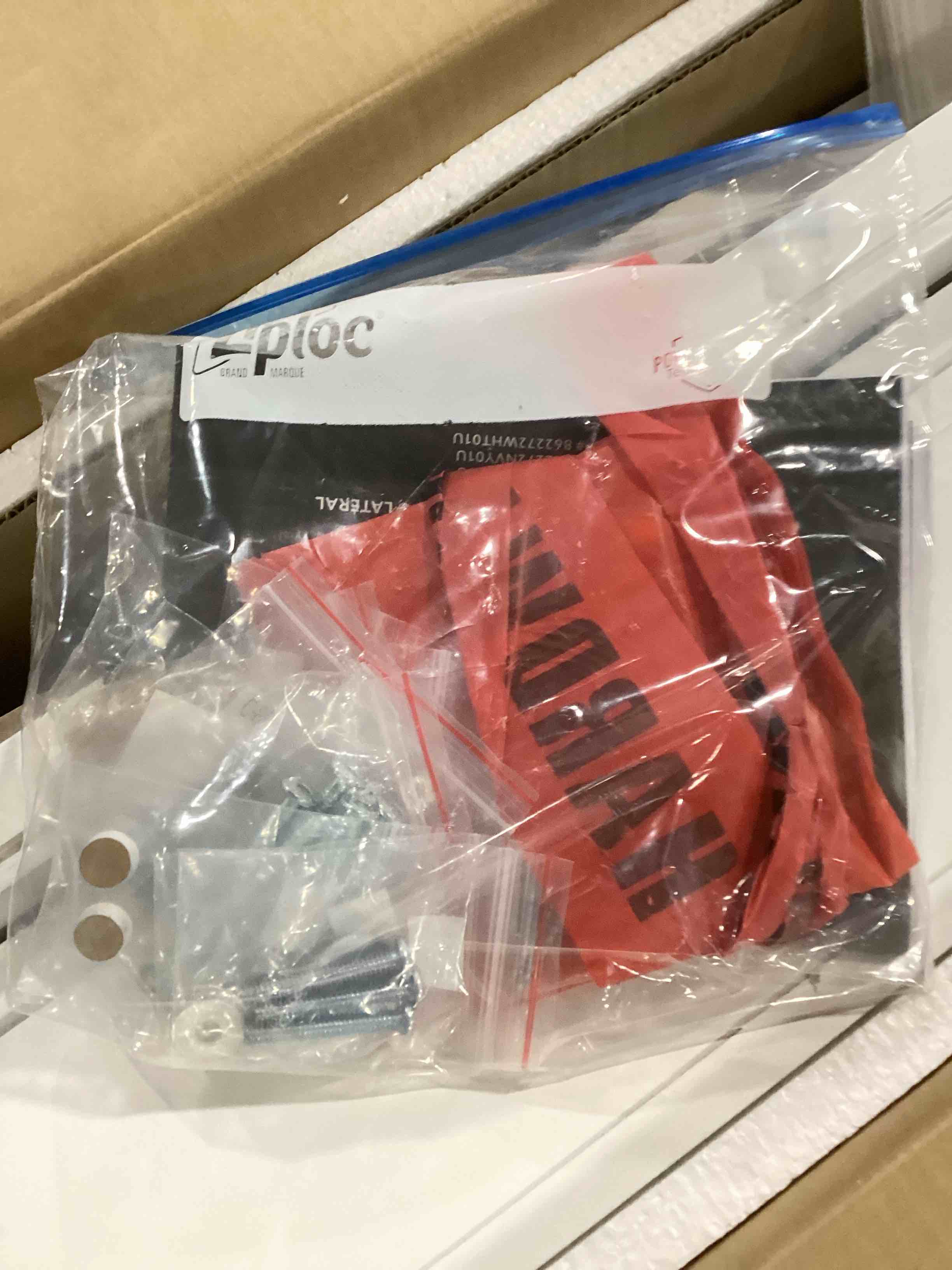 https://s3.amazonaws.com/lotting-images-prod/bidfta/GRA1631515_1741794900770.jpeg