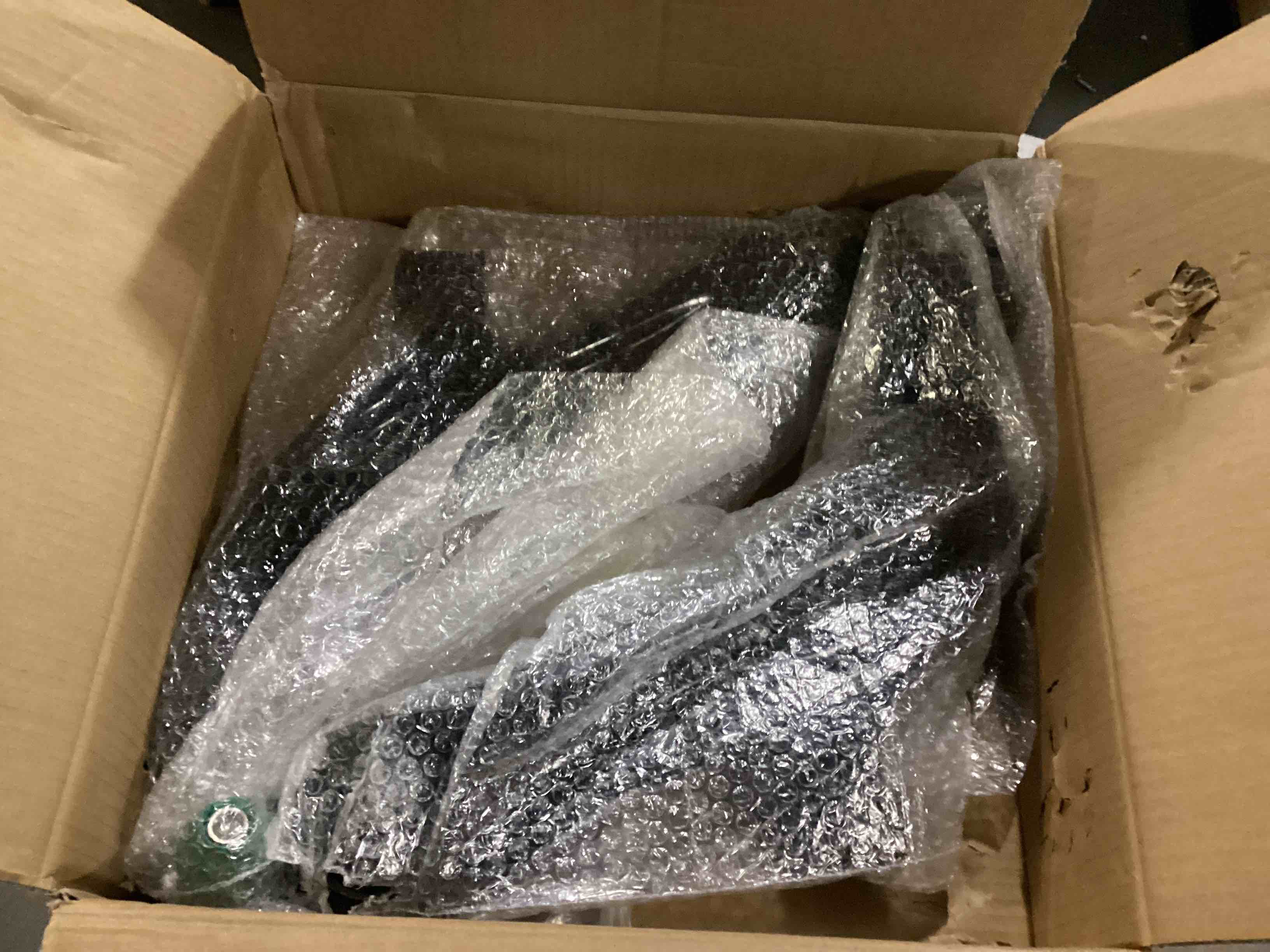 https://s3.amazonaws.com/lotting-images-prod/bidfta/GRA1632100_1742921439945.jpeg