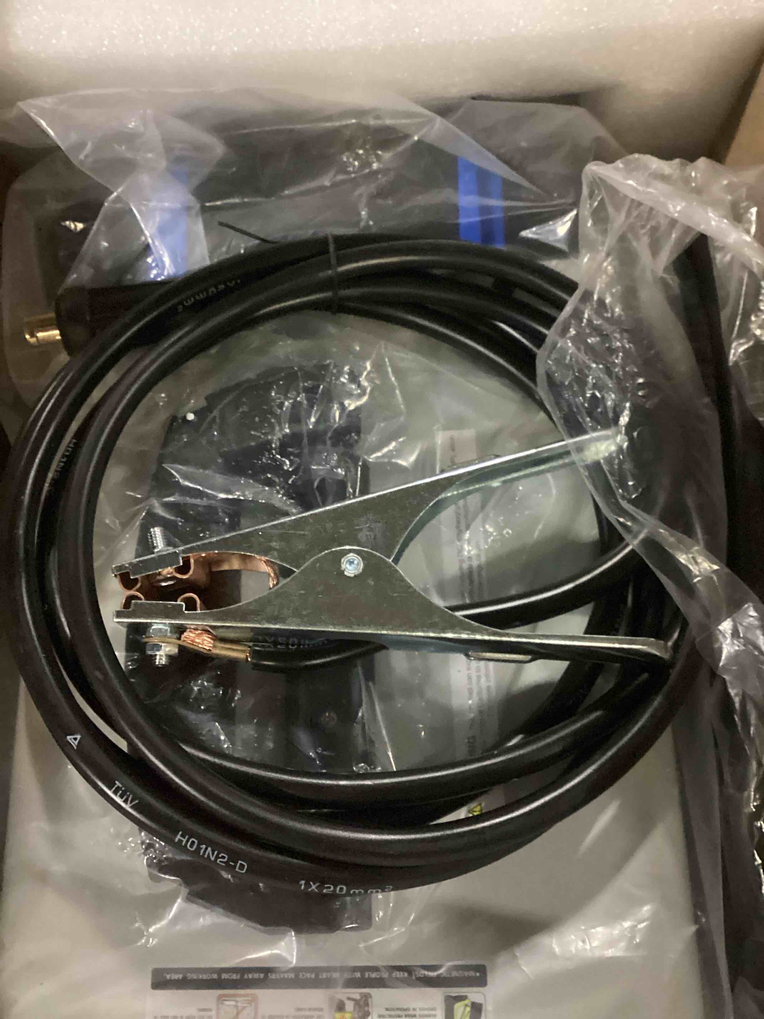 https://s3.amazonaws.com/lotting-images-prod/bidfta/GRA1632536_1743599462314.jpeg