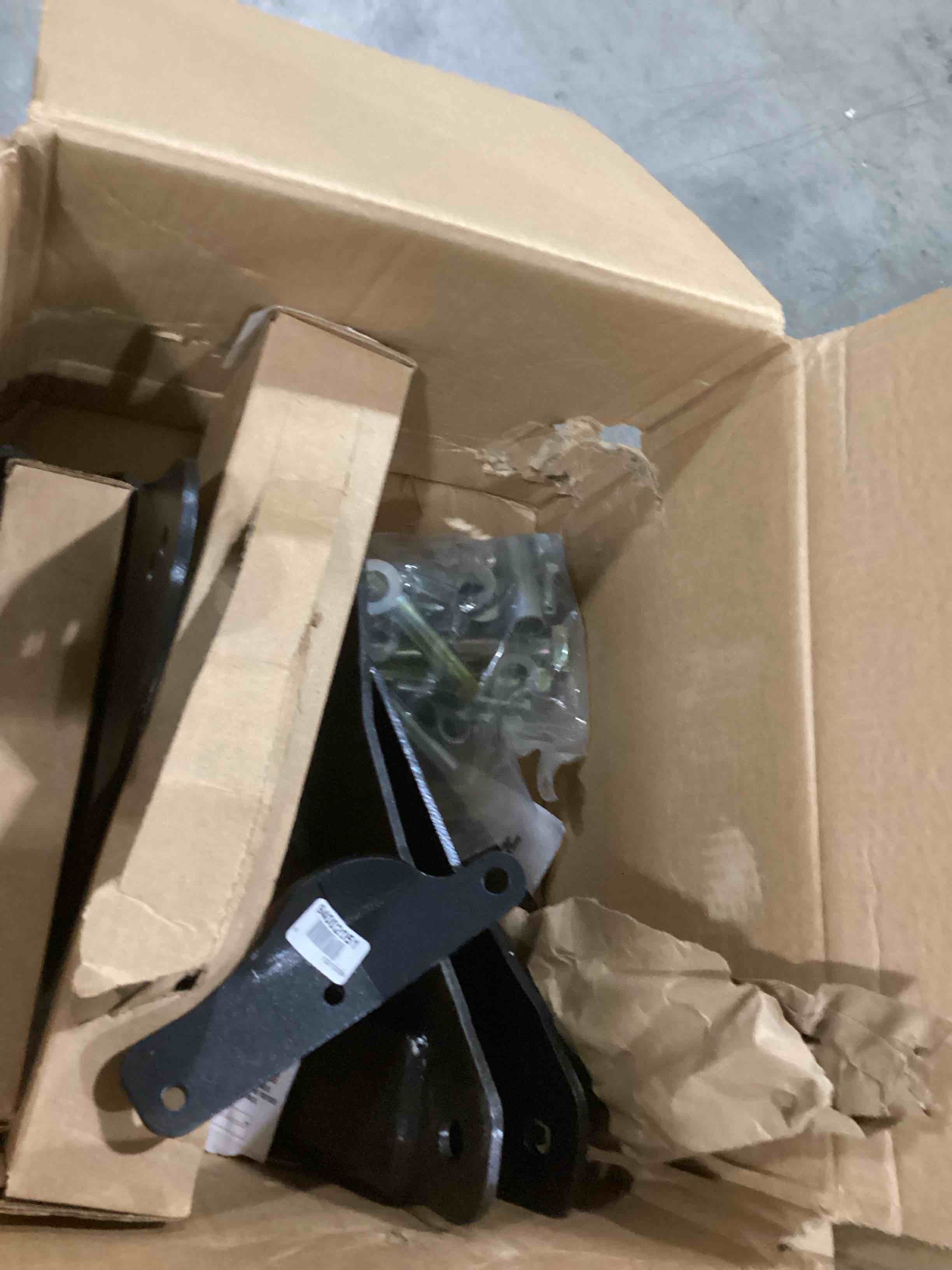 https://s3.amazonaws.com/lotting-images-prod/bidfta/GRA1633894_1744744500208.jpeg