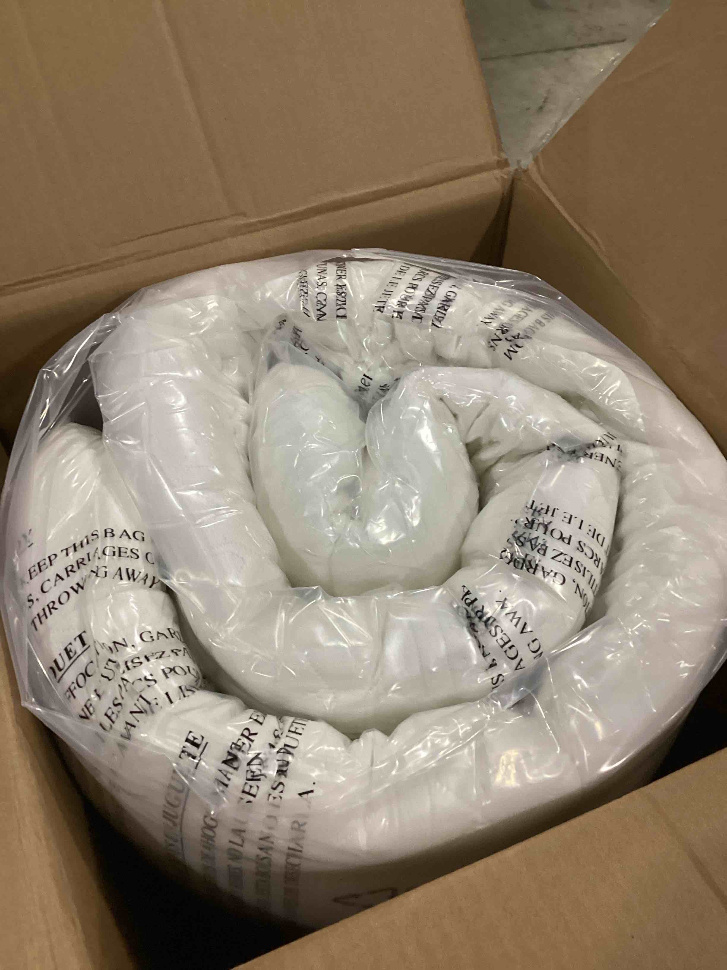 https://s3.amazonaws.com/lotting-images-prod/bidfta/GRA1634465_1745838364432.jpeg