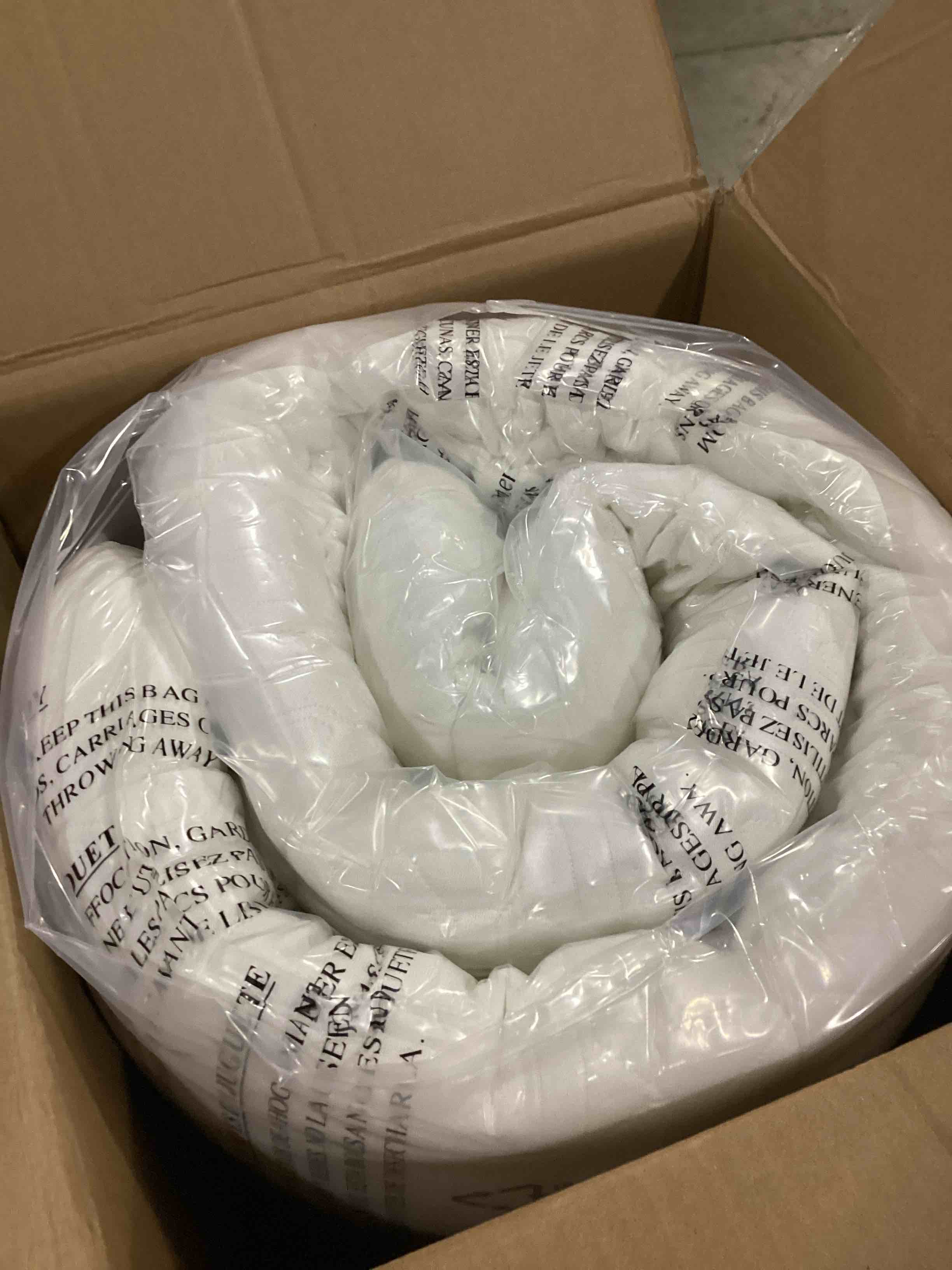 https://s3.amazonaws.com/lotting-images-prod/bidfta/GRA1634465_1745838365631.jpeg