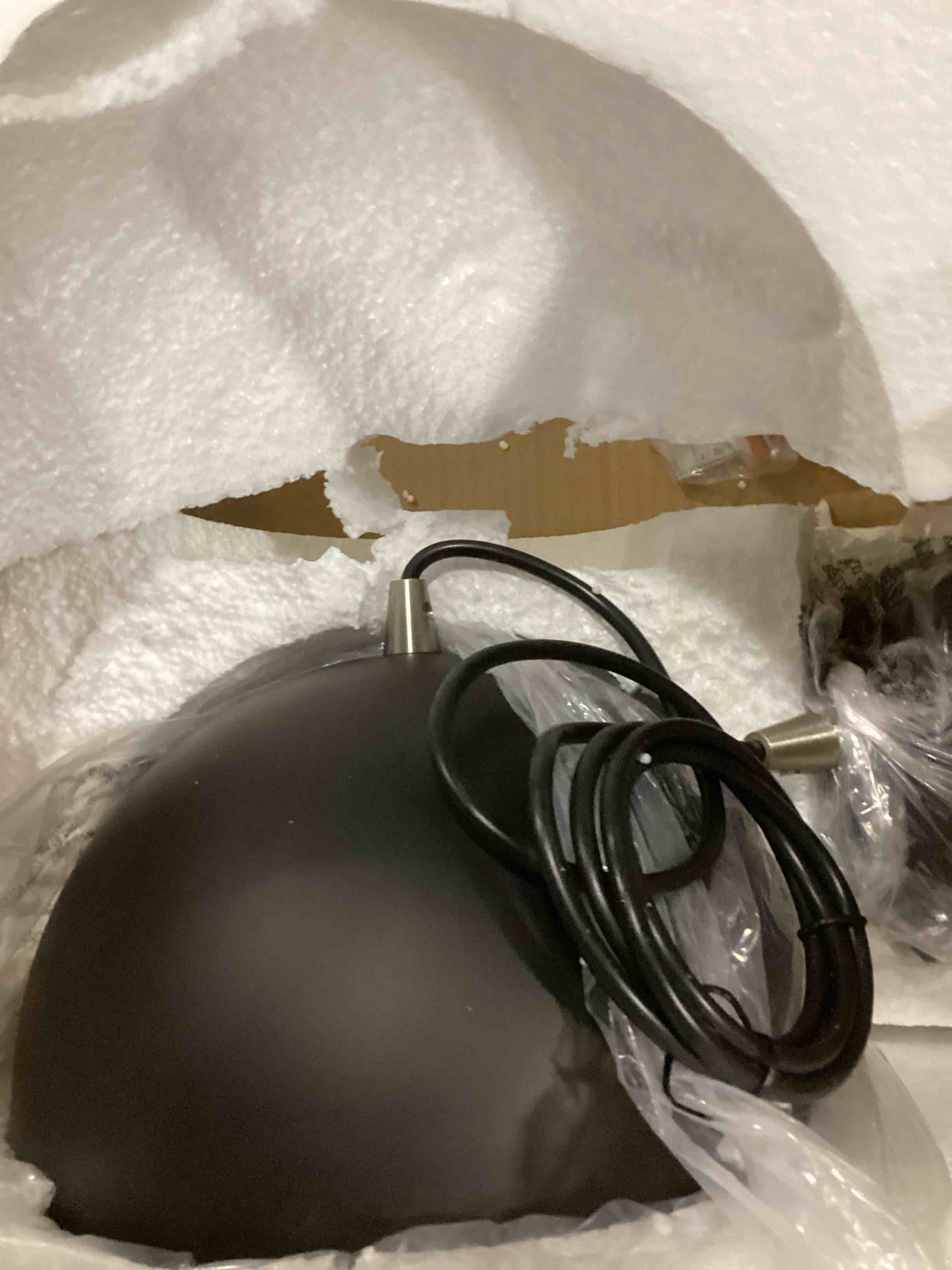 https://s3.amazonaws.com/lotting-images-prod/bidfta/GRA1634950_1746454936458.jpeg