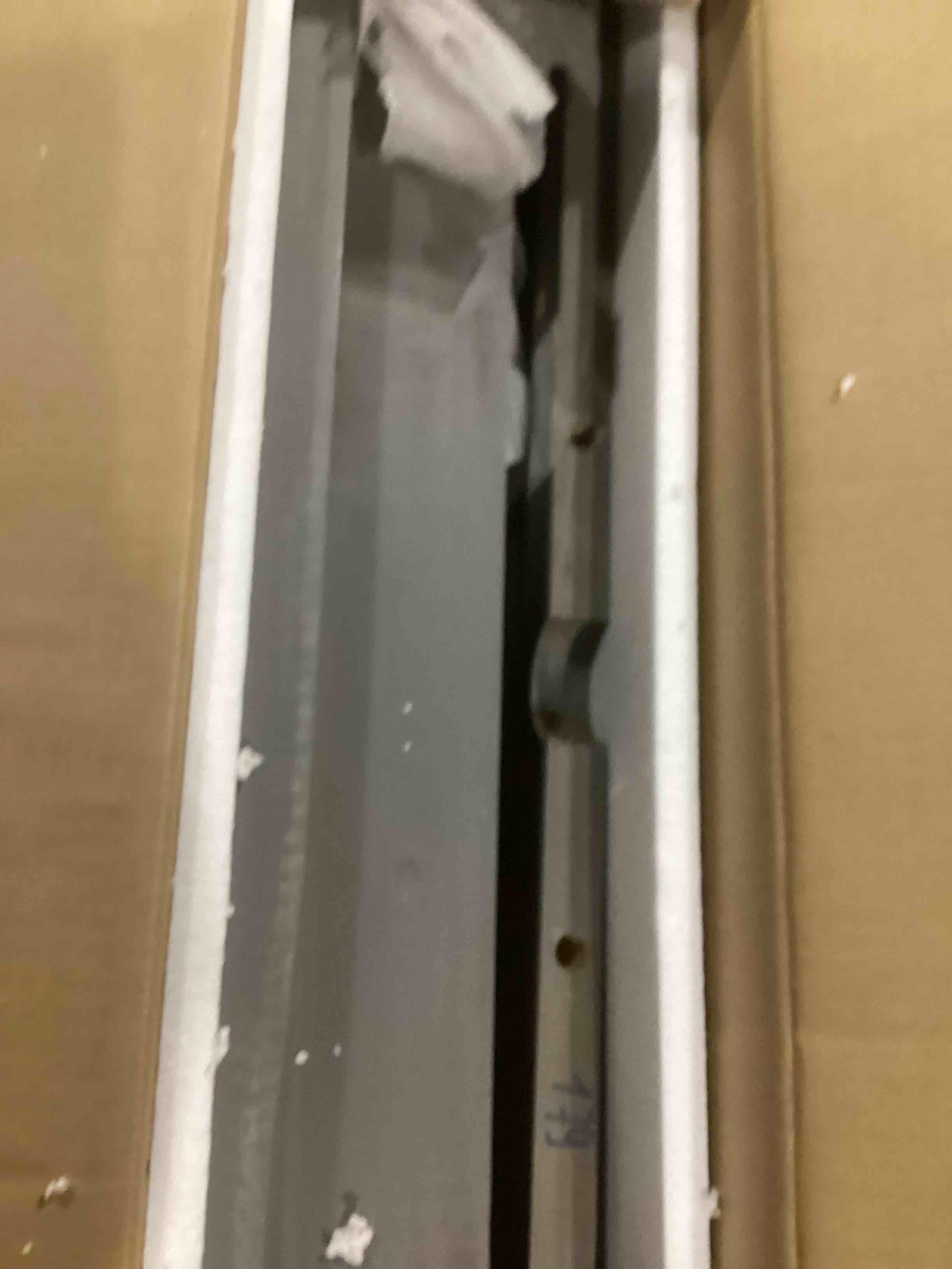 https://s3.amazonaws.com/lotting-images-prod/bidfta/GRA1635135_1746640259610.jpeg