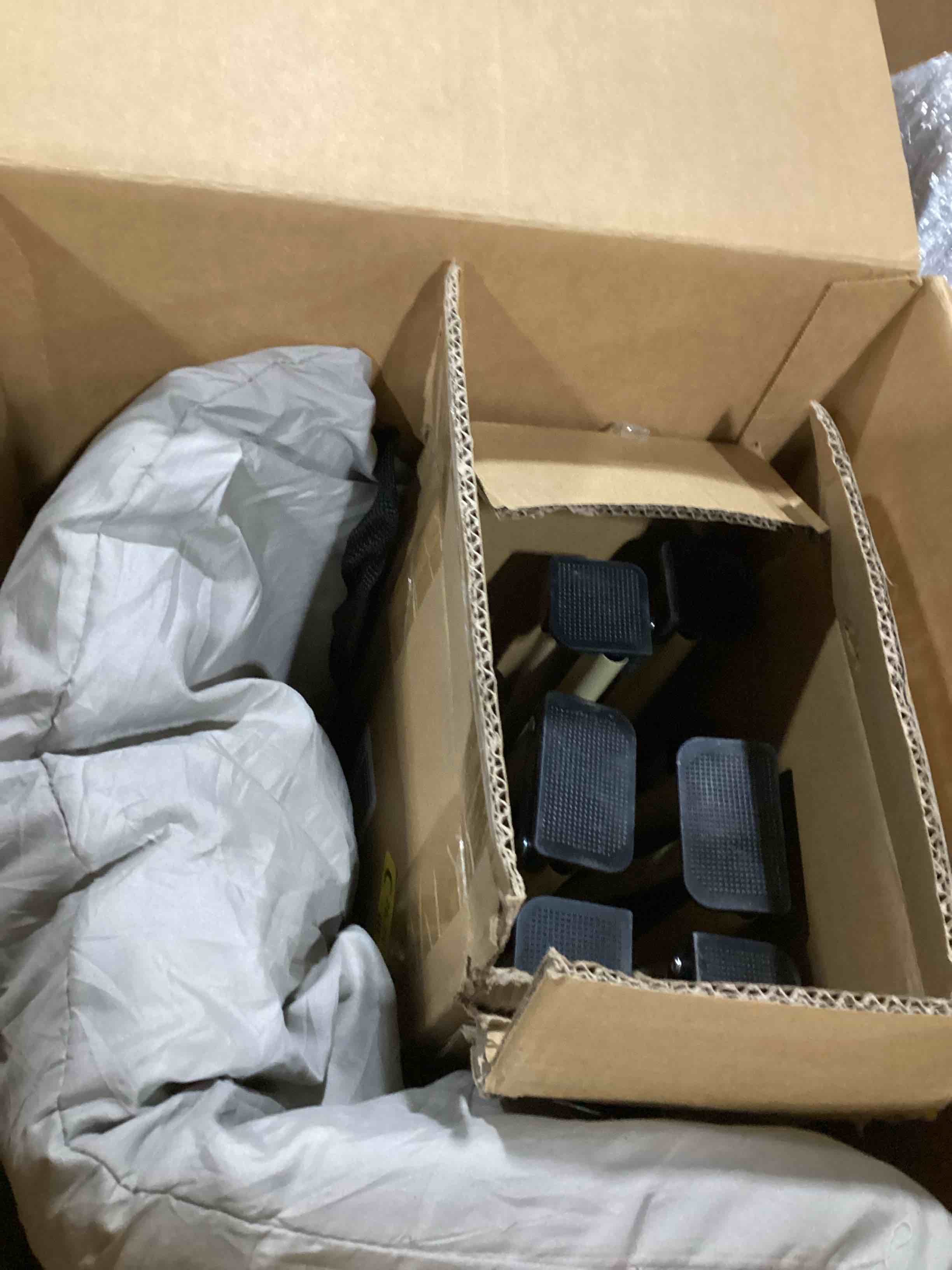https://s3.amazonaws.com/lotting-images-prod/bidfta/GRA1635270_1747047978799.jpeg