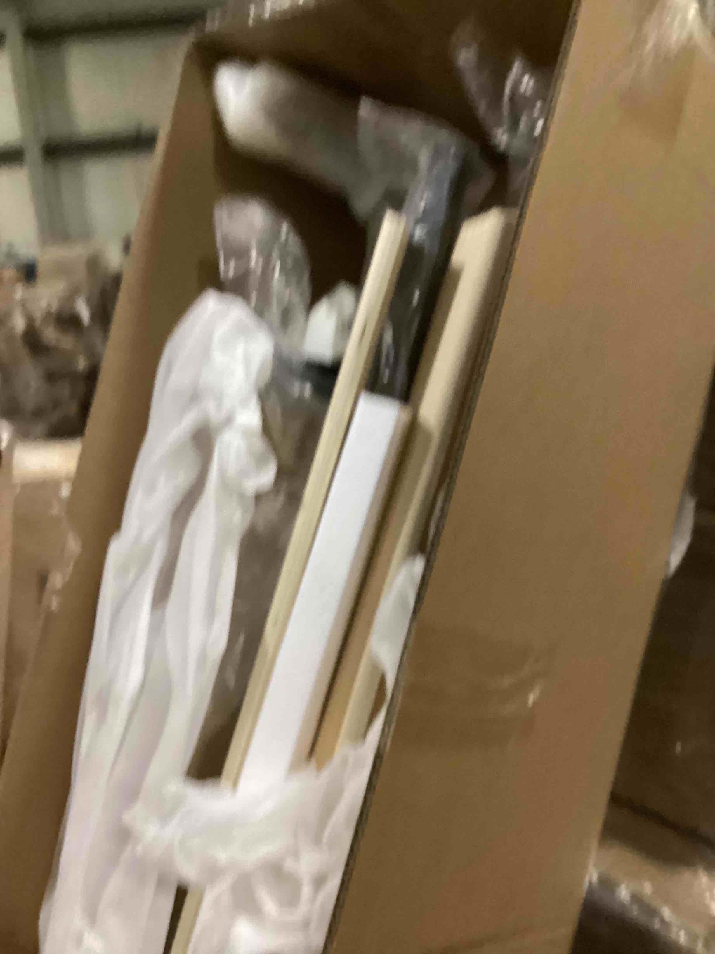 https://s3.amazonaws.com/lotting-images-prod/bidfta/GRA1635432_1747224574804.jpeg