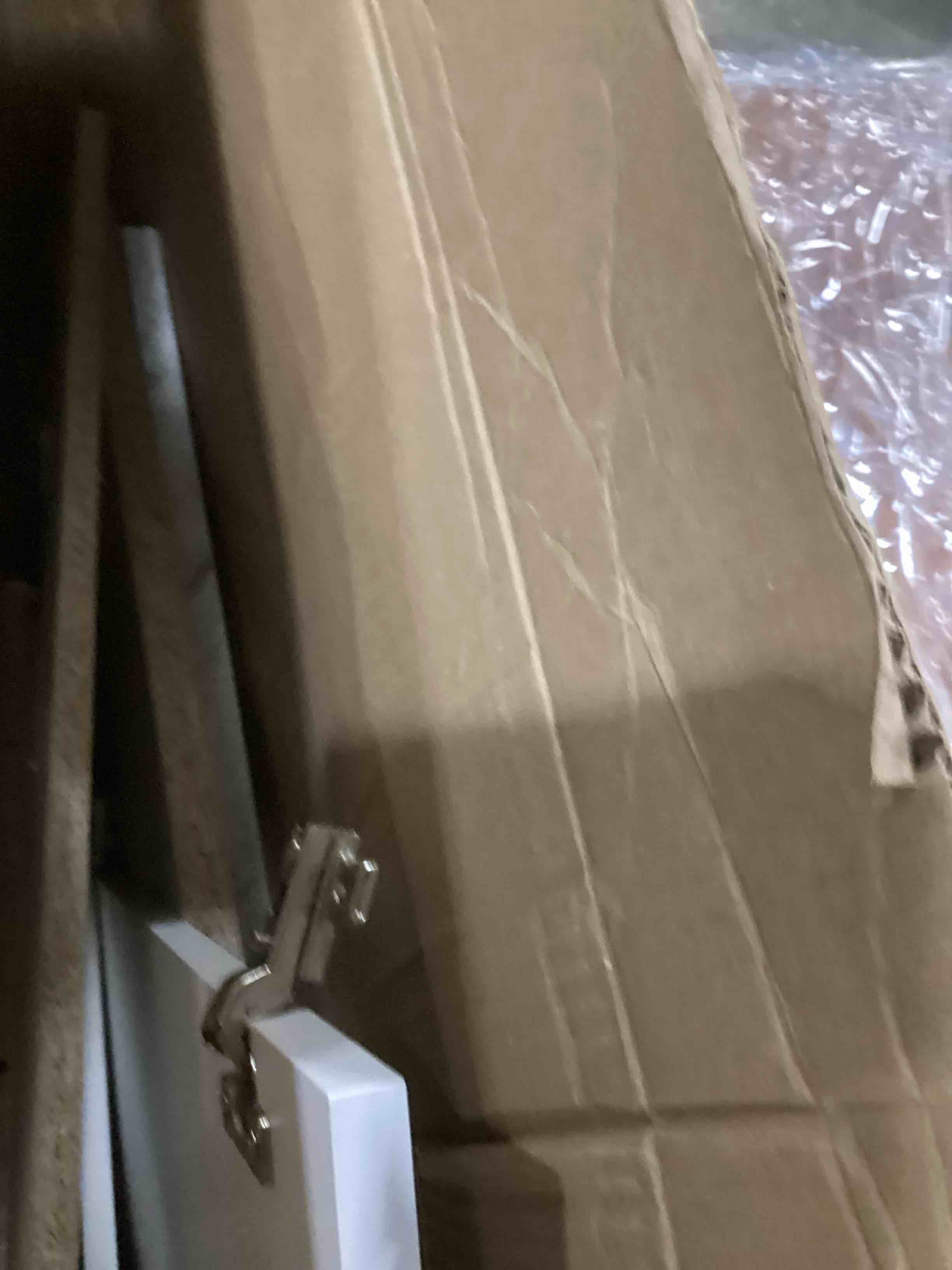 https://s3.amazonaws.com/lotting-images-prod/bidfta/GRA1635951_1747927933612.jpeg