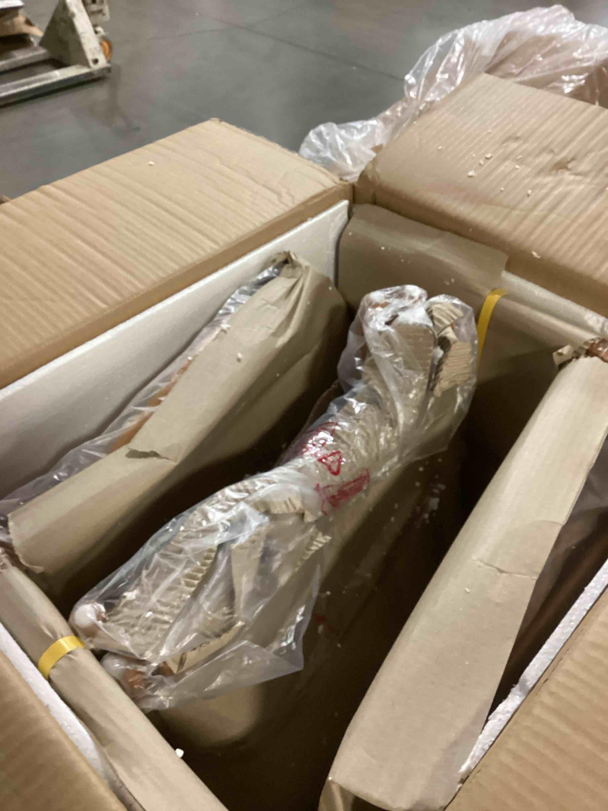 https://s3.amazonaws.com/lotting-images-prod/bidfta/GRA1636290_1742398967897.jpeg