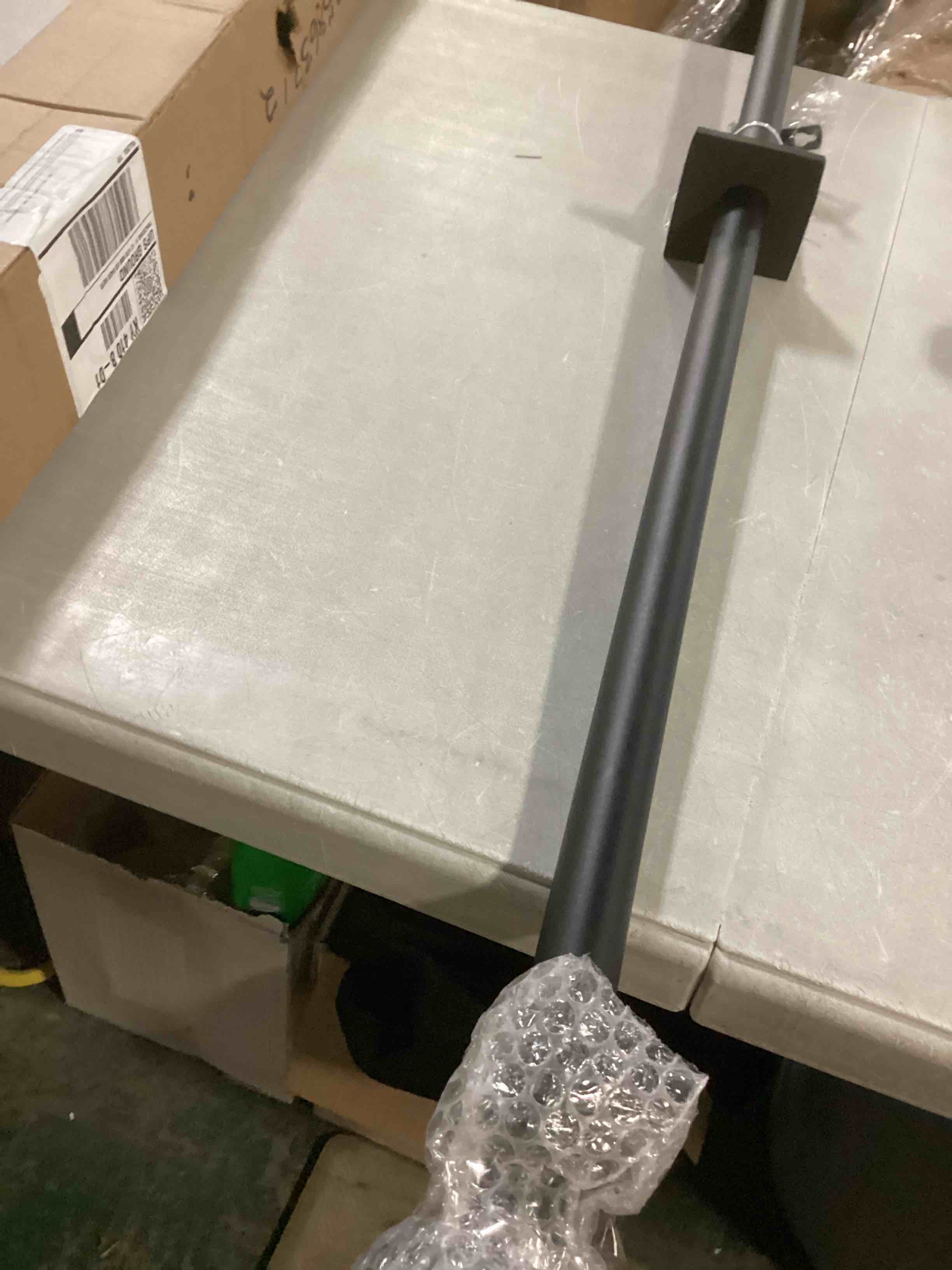 https://s3.amazonaws.com/lotting-images-prod/bidfta/GRA1636317_1742473504618.jpeg