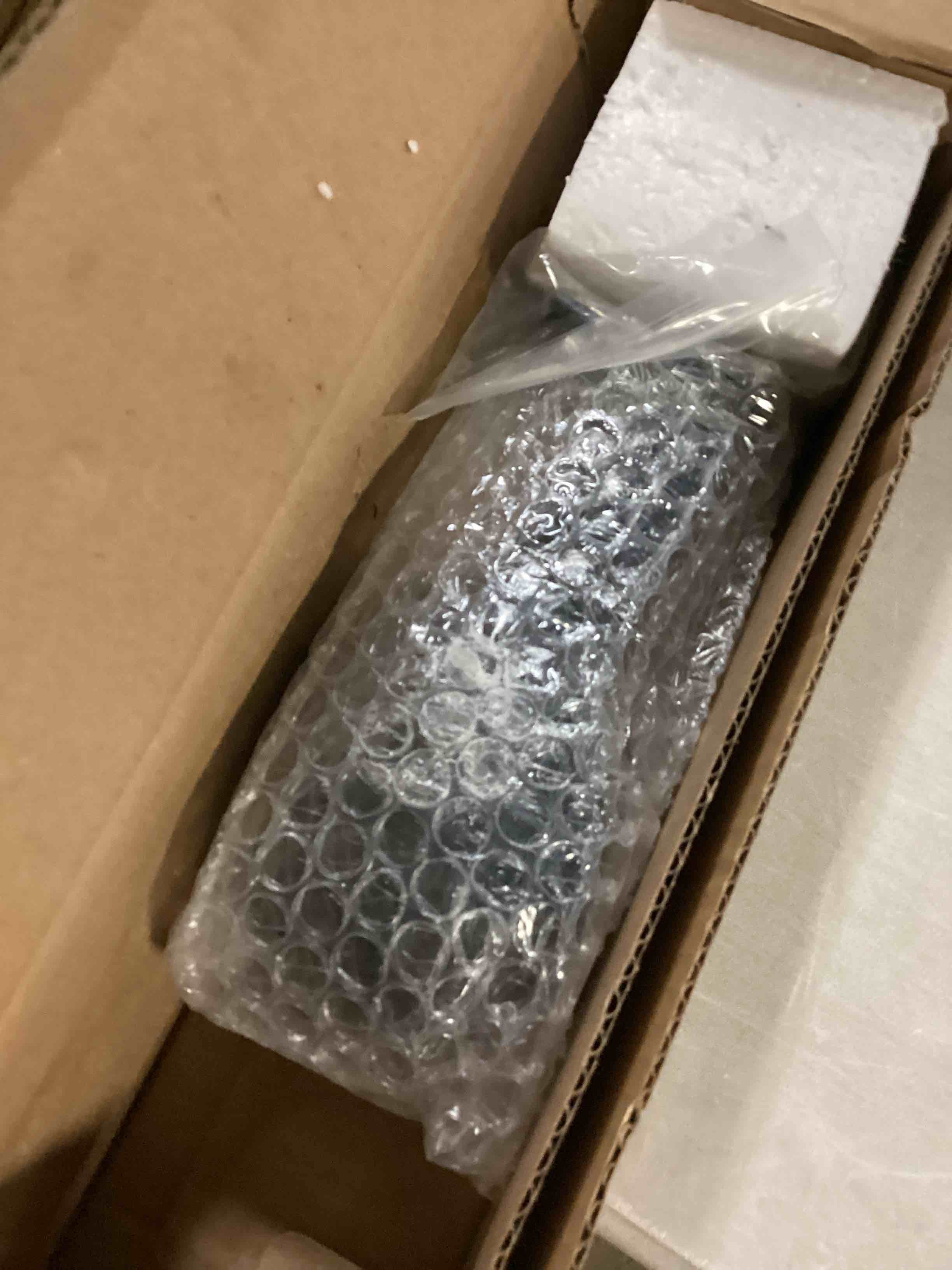 https://s3.amazonaws.com/lotting-images-prod/bidfta/GRA1636399_1742567363959.jpeg