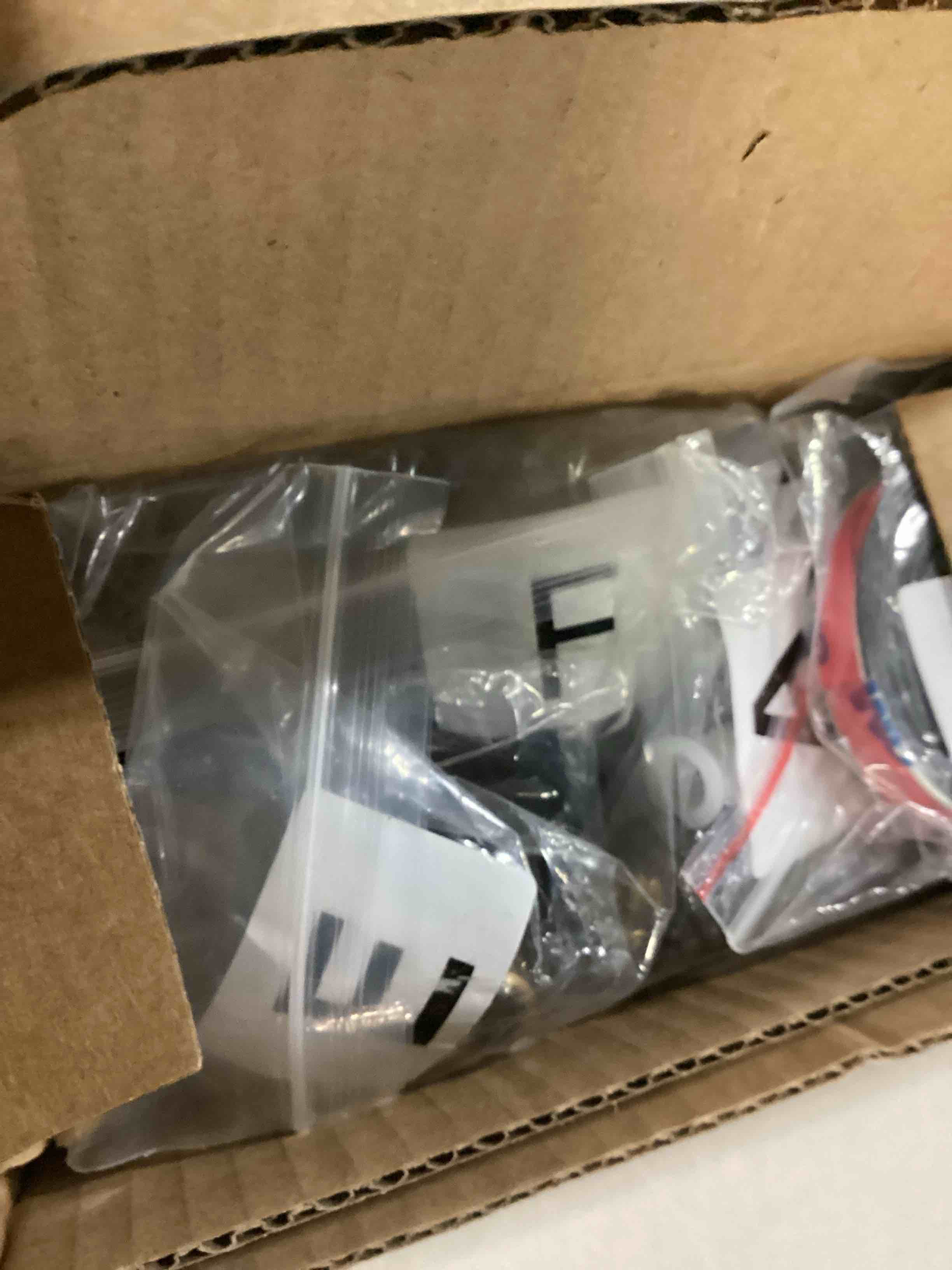 https://s3.amazonaws.com/lotting-images-prod/bidfta/GRA1636399_1742567369722.jpeg