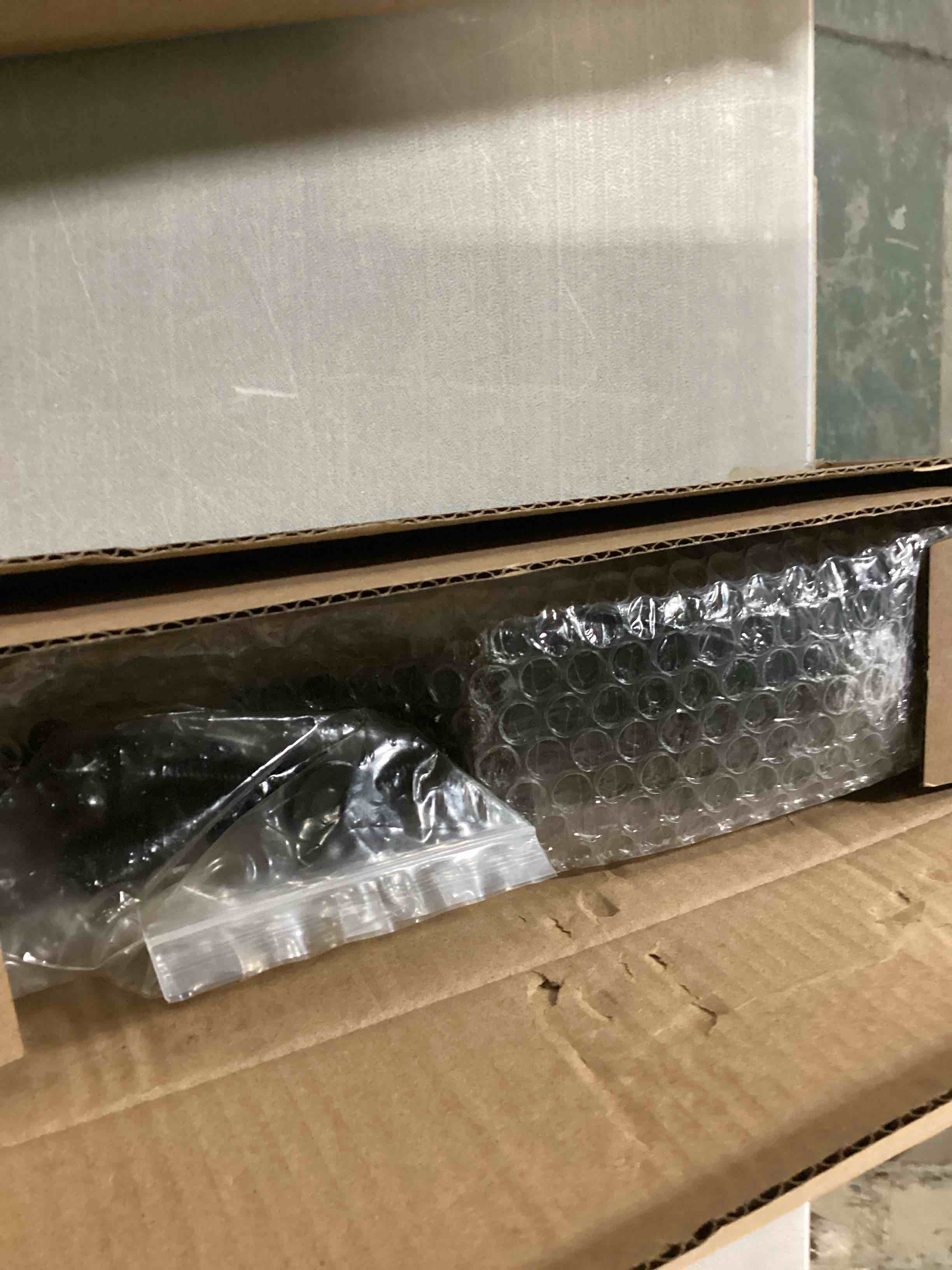 https://s3.amazonaws.com/lotting-images-prod/bidfta/GRA1636399_1742567379277.jpeg