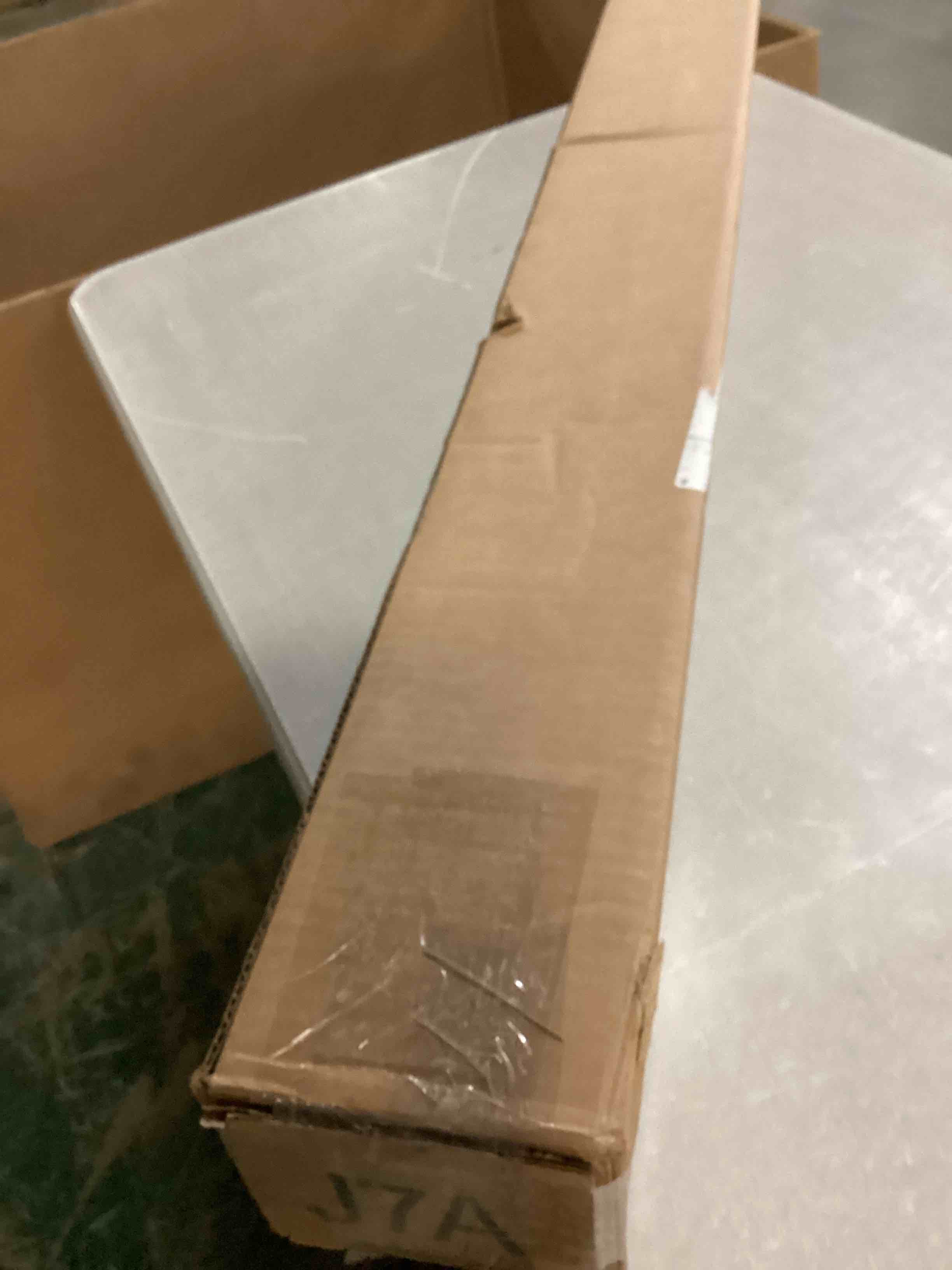 https://s3.amazonaws.com/lotting-images-prod/bidfta/GRA1636668_1742996518296.jpeg