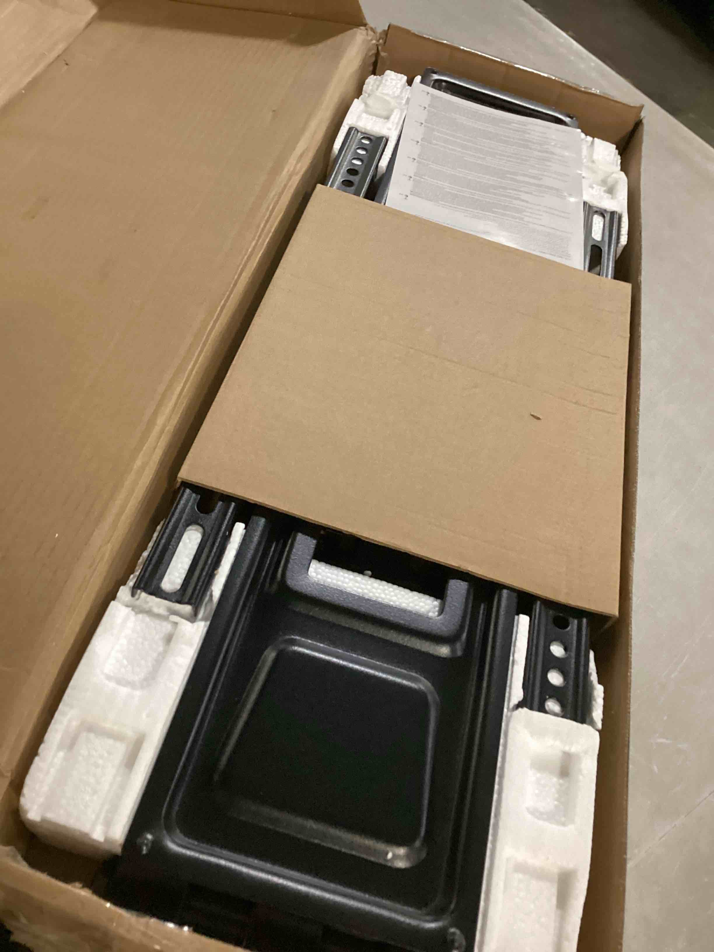 https://s3.amazonaws.com/lotting-images-prod/bidfta/GRA1637528_1744036960214.jpeg