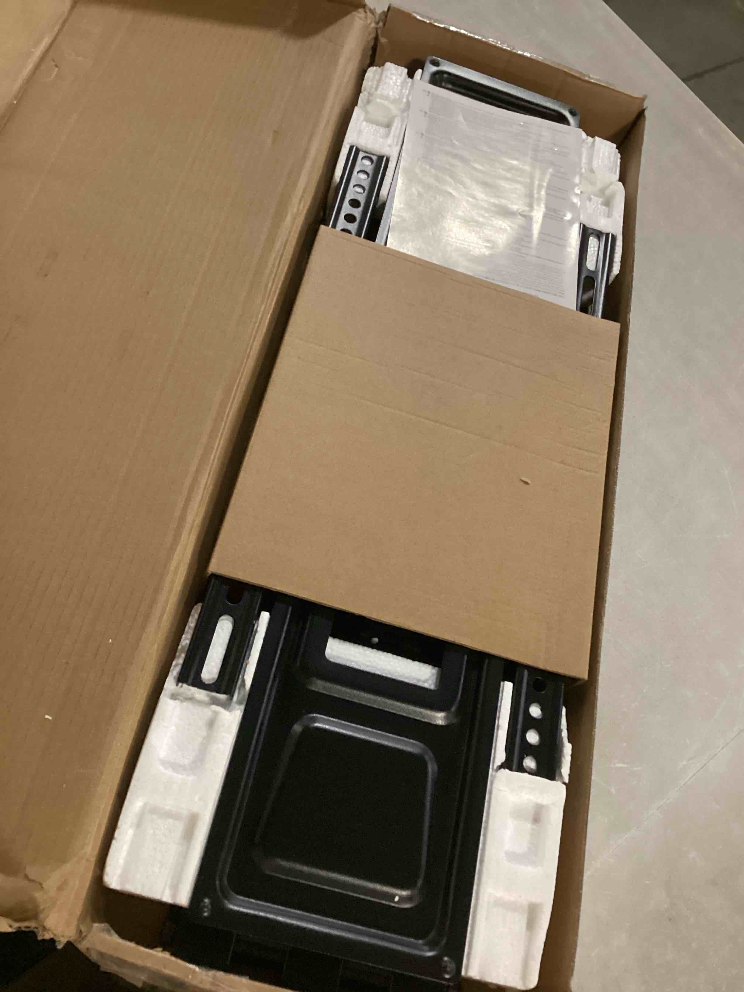 https://s3.amazonaws.com/lotting-images-prod/bidfta/GRA1637528_1744036961448.jpeg