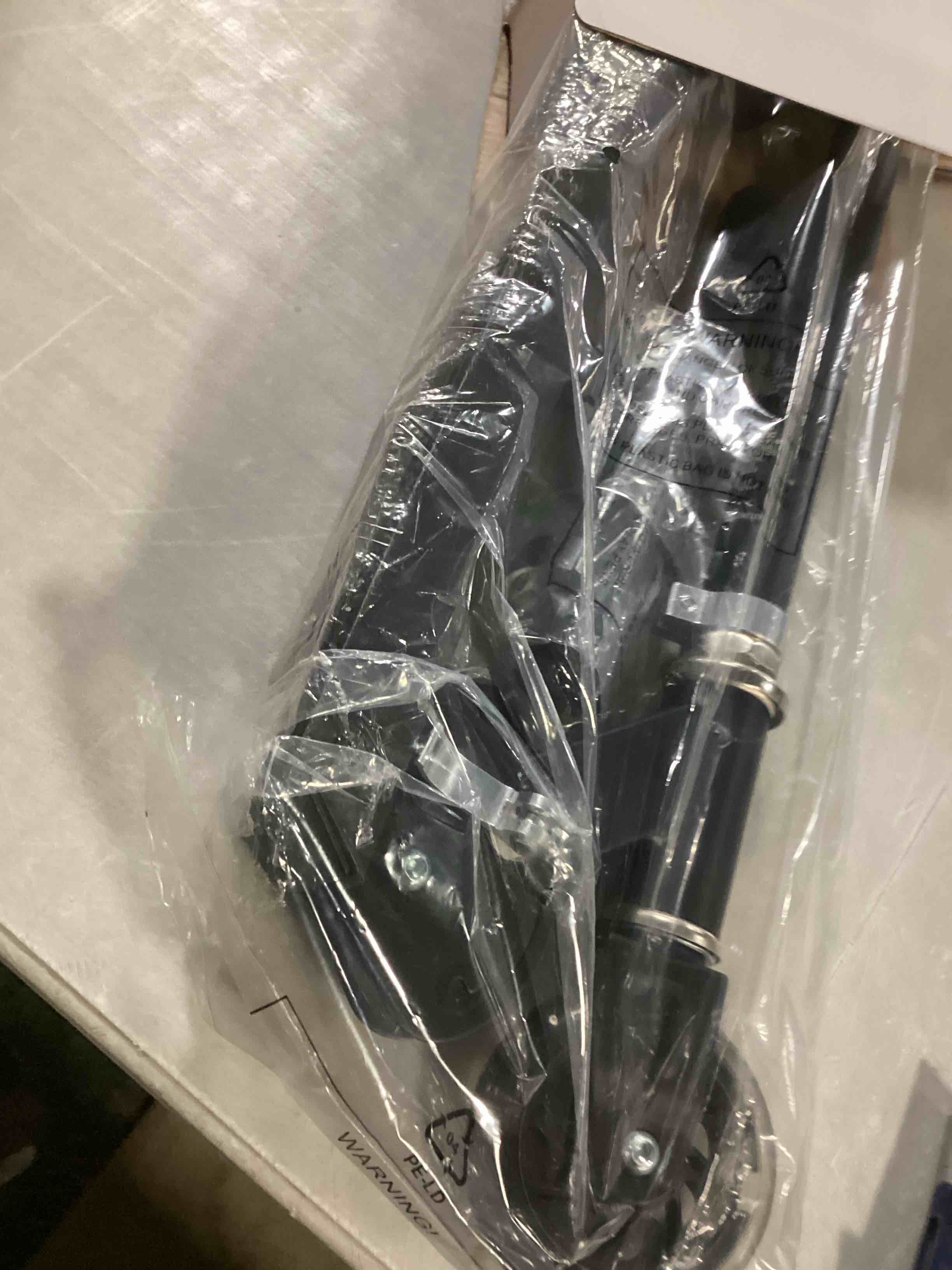 https://s3.amazonaws.com/lotting-images-prod/bidfta/GRA1637639_1744116709121.jpeg