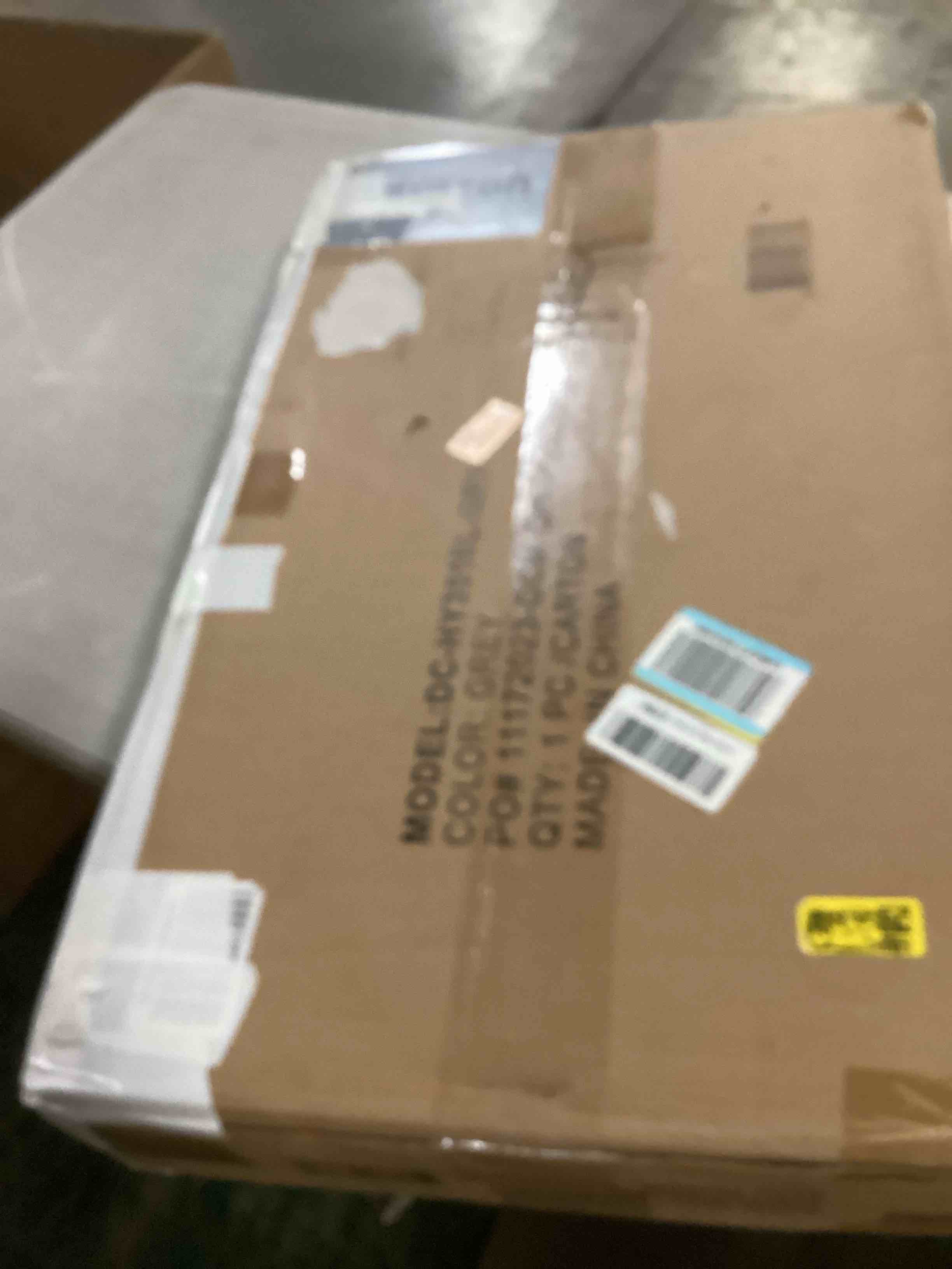 https://s3.amazonaws.com/lotting-images-prod/bidfta/GRA1637783_1744213460065.jpeg