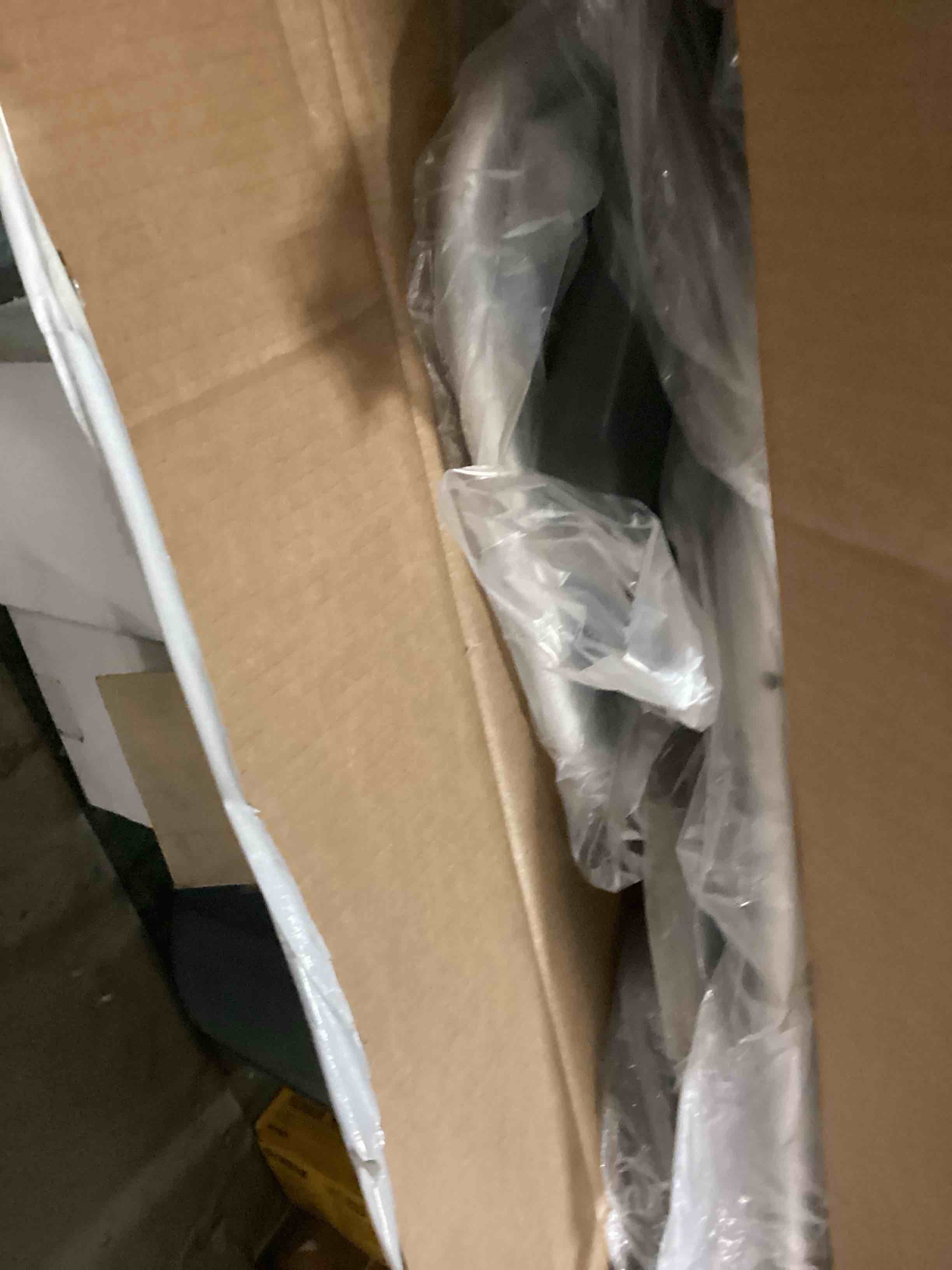 https://s3.amazonaws.com/lotting-images-prod/bidfta/GRA1637783_1744213489156.jpeg