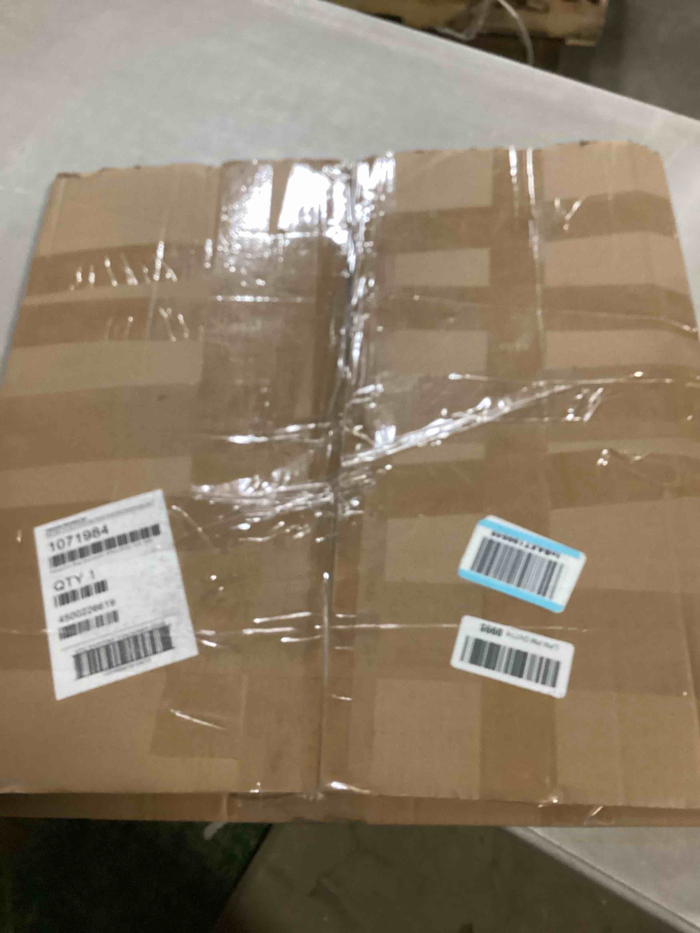 https://s3.amazonaws.com/lotting-images-prod/bidfta/GRA1638002_1744382405964.jpeg
