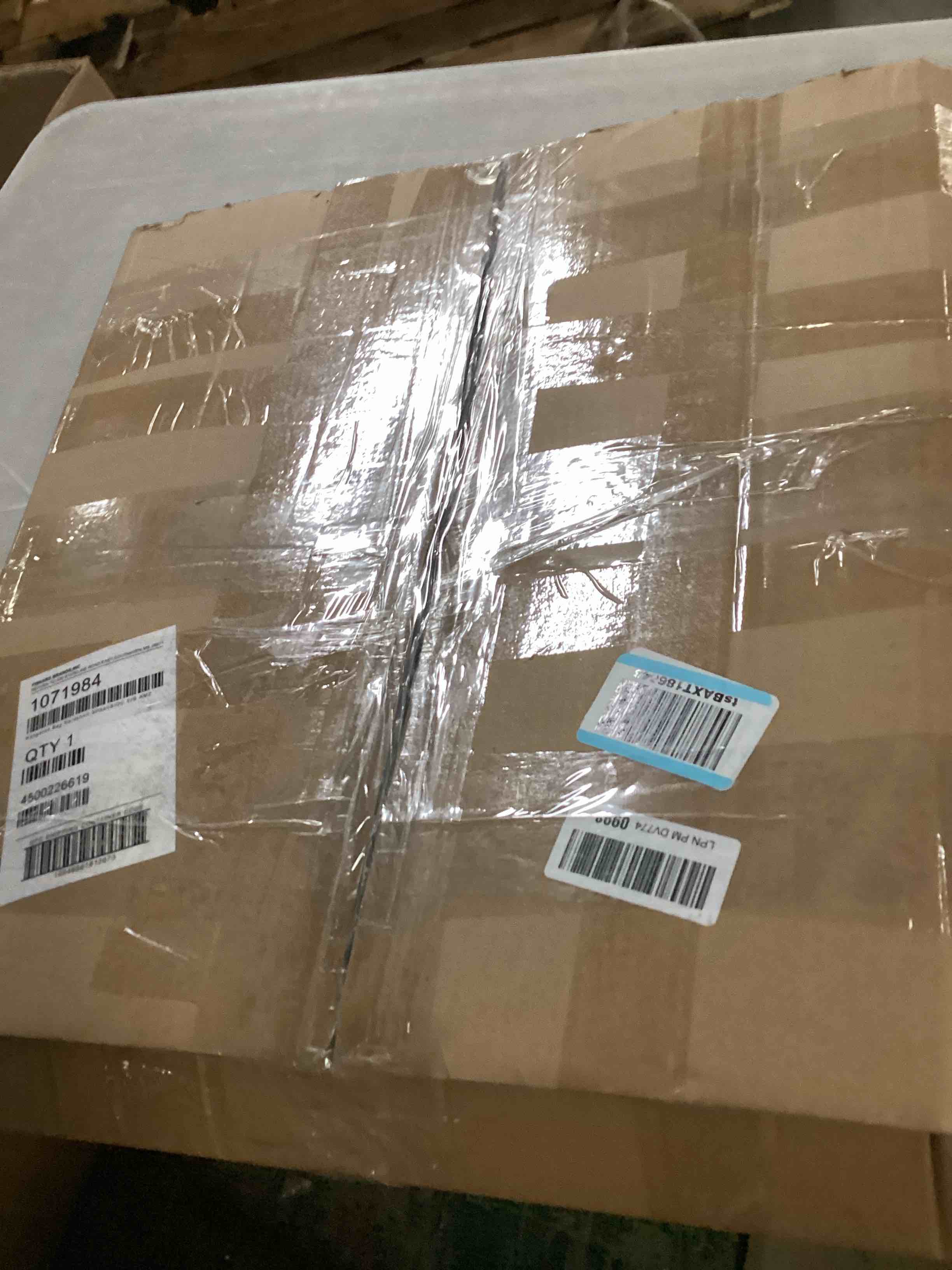 https://s3.amazonaws.com/lotting-images-prod/bidfta/GRA1638002_1744382488218.jpeg