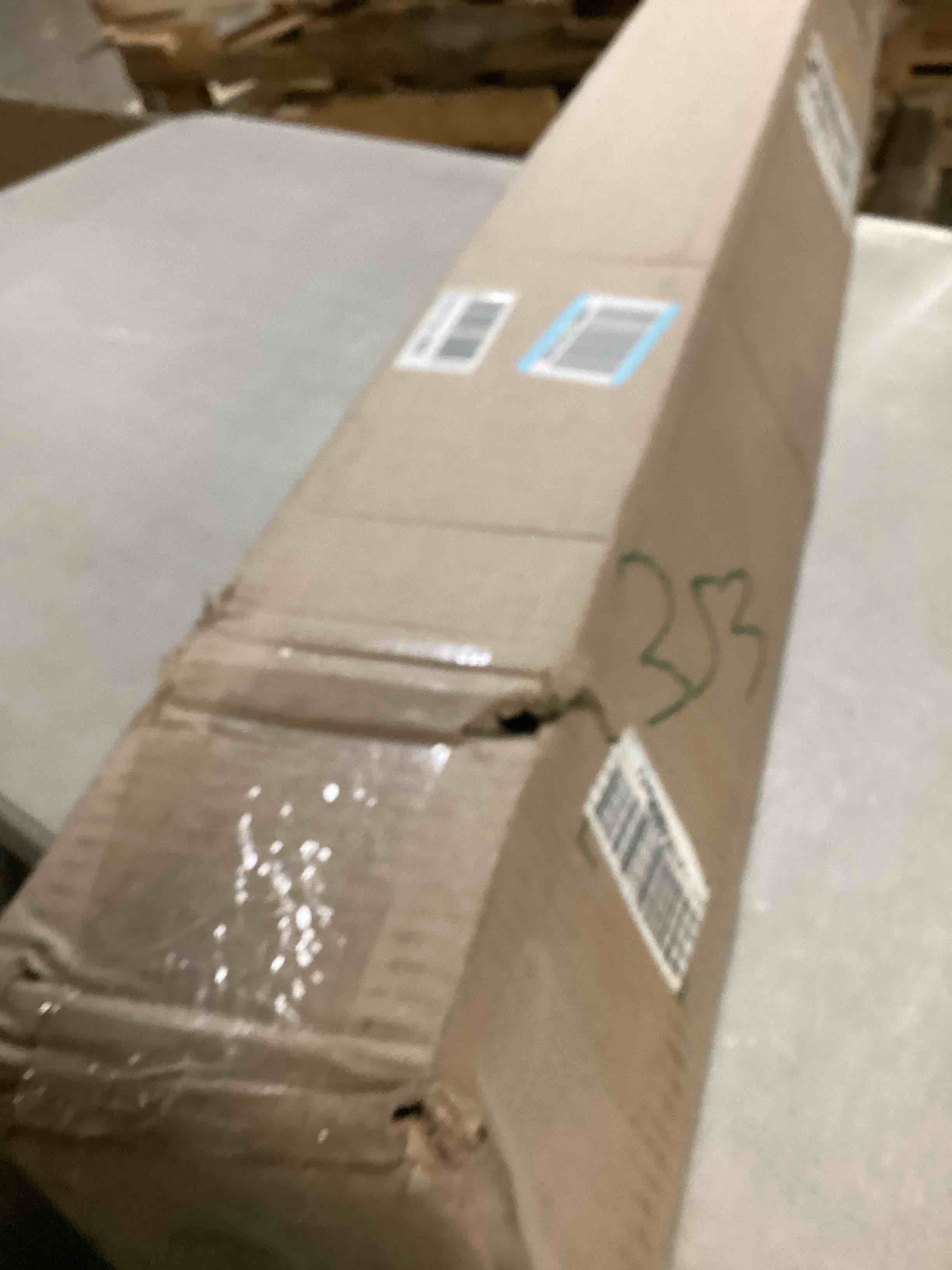 https://s3.amazonaws.com/lotting-images-prod/bidfta/GRA1638018_1744385073169.jpeg