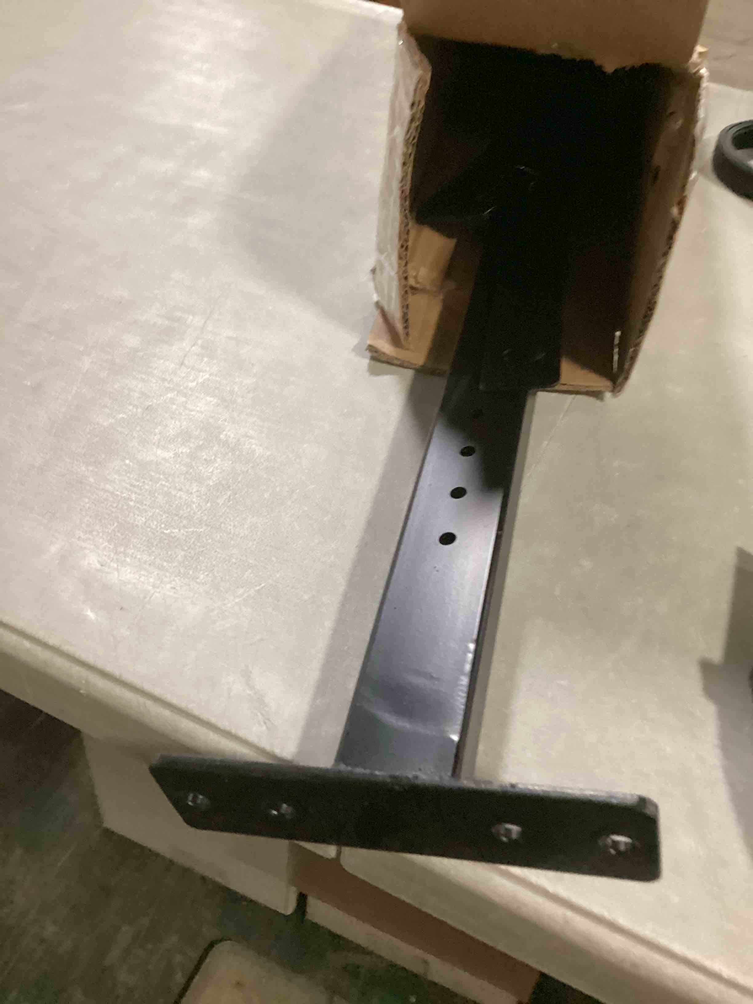 https://s3.amazonaws.com/lotting-images-prod/bidfta/GRA1638075_1744629519820.jpeg