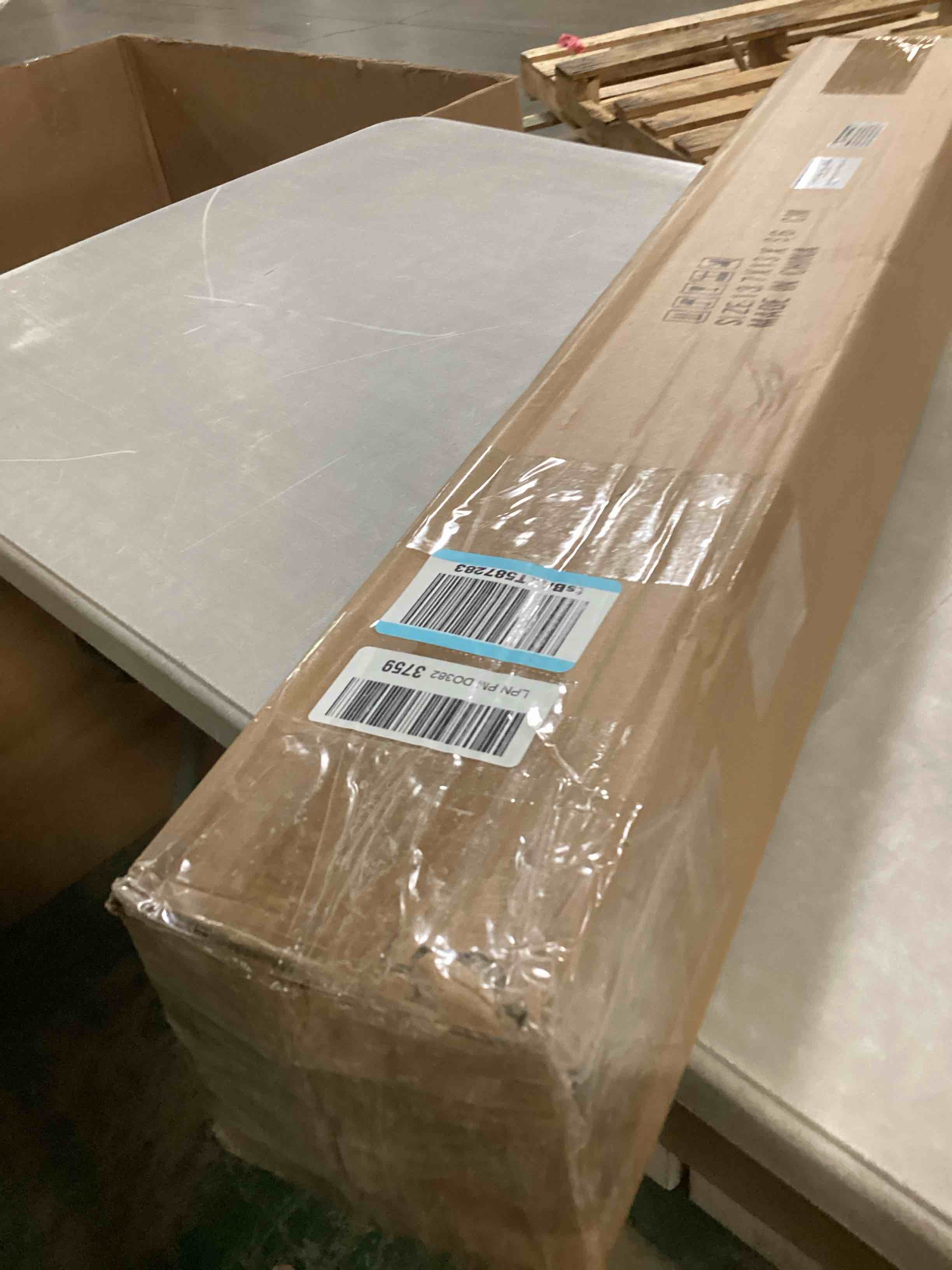https://s3.amazonaws.com/lotting-images-prod/bidfta/GRA1638075_1744629554210.jpeg