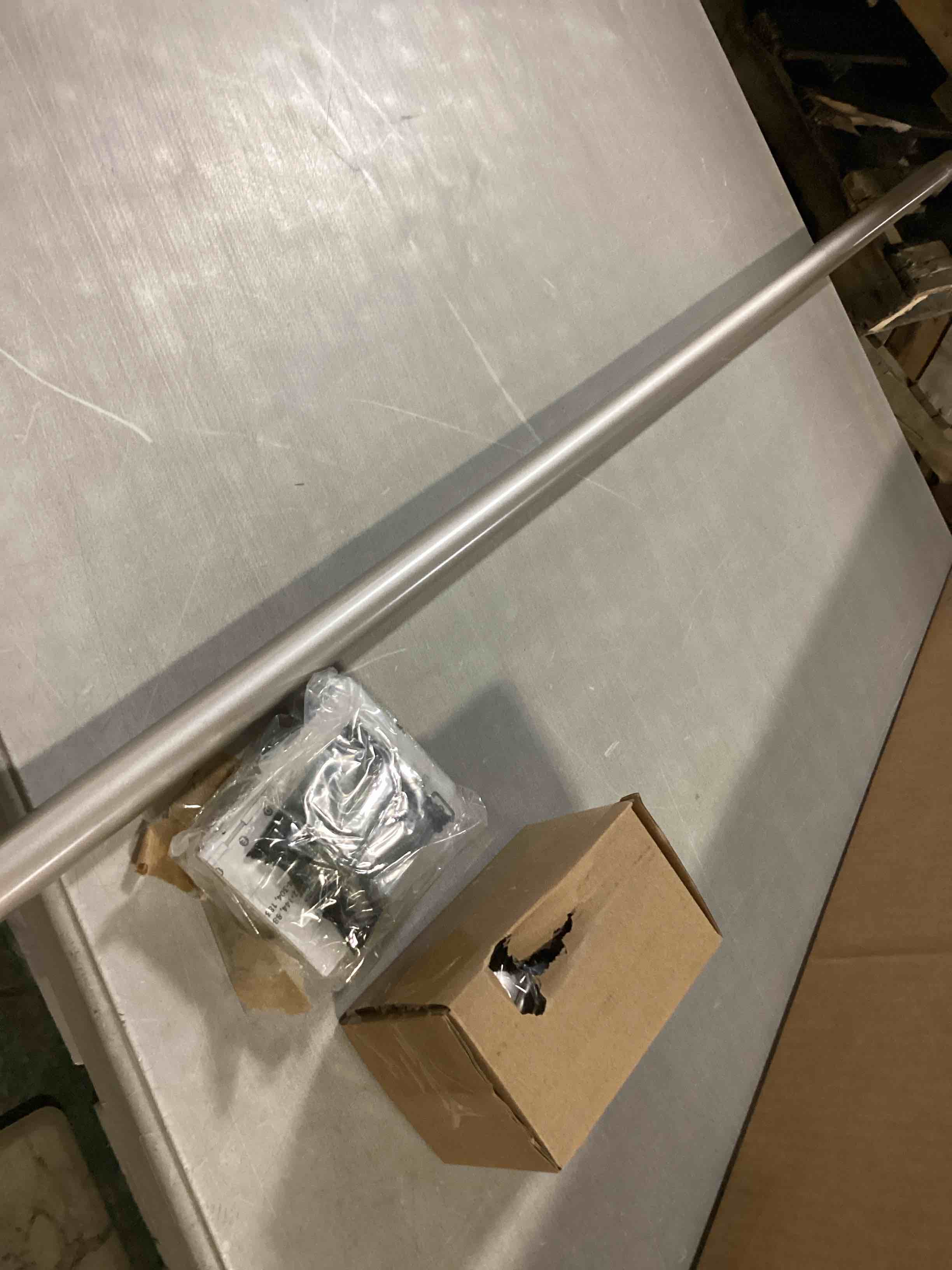 https://s3.amazonaws.com/lotting-images-prod/bidfta/GRA1638381_1744806926693.jpeg