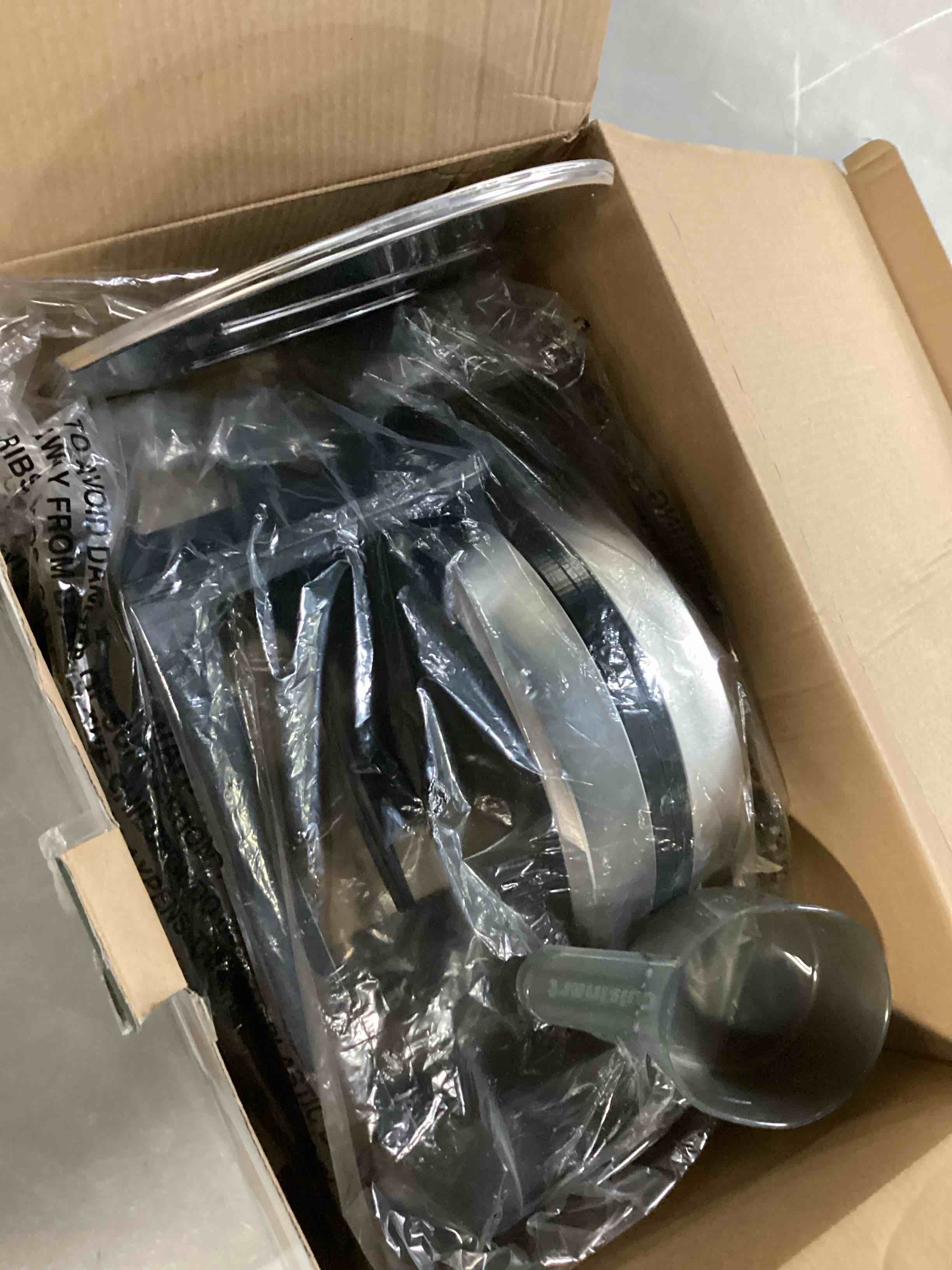 https://s3.amazonaws.com/lotting-images-prod/bidfta/GRA1638437_1744817462719.jpeg