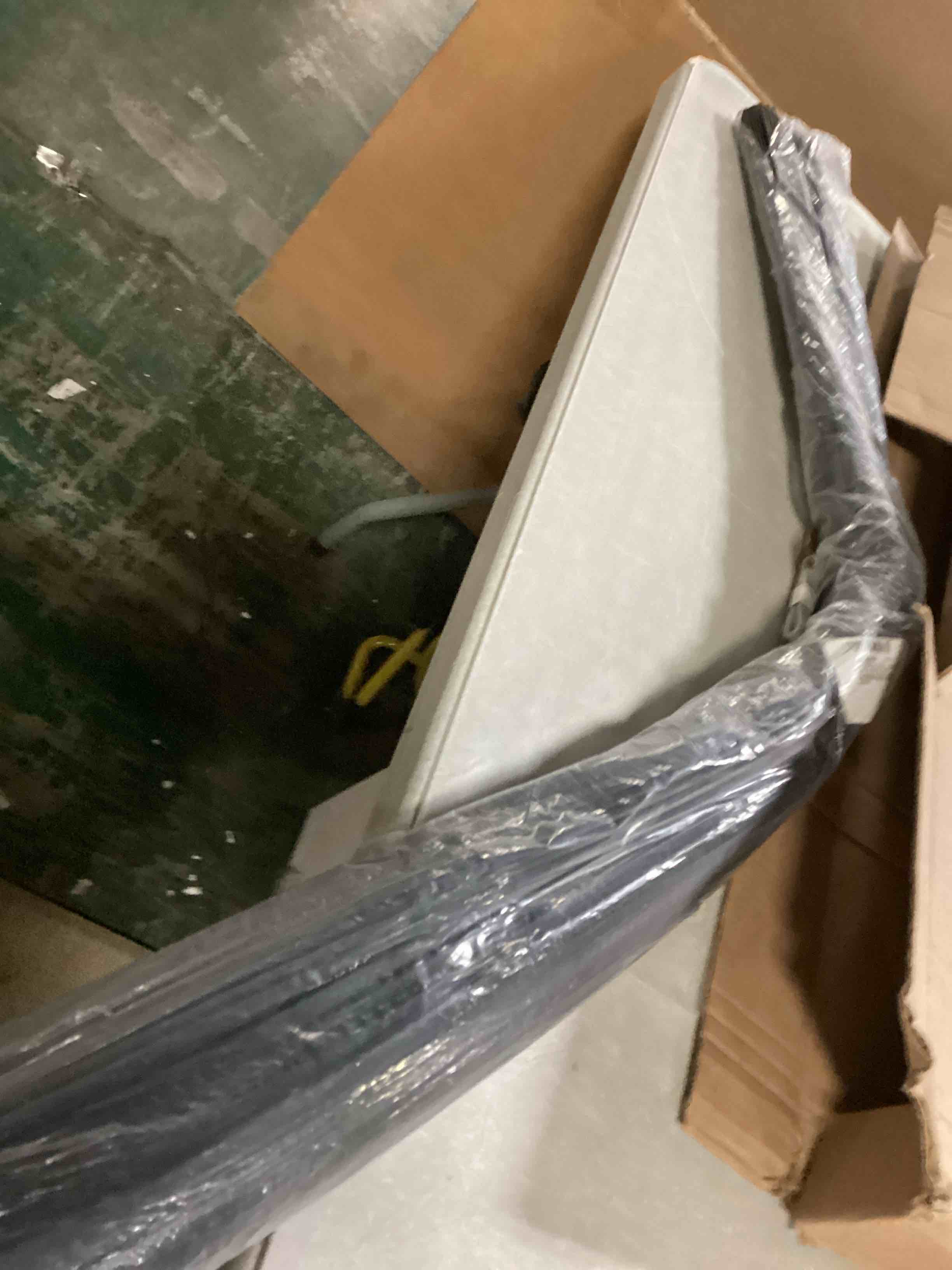https://s3.amazonaws.com/lotting-images-prod/bidfta/GRA1638739_1745332752798.jpeg