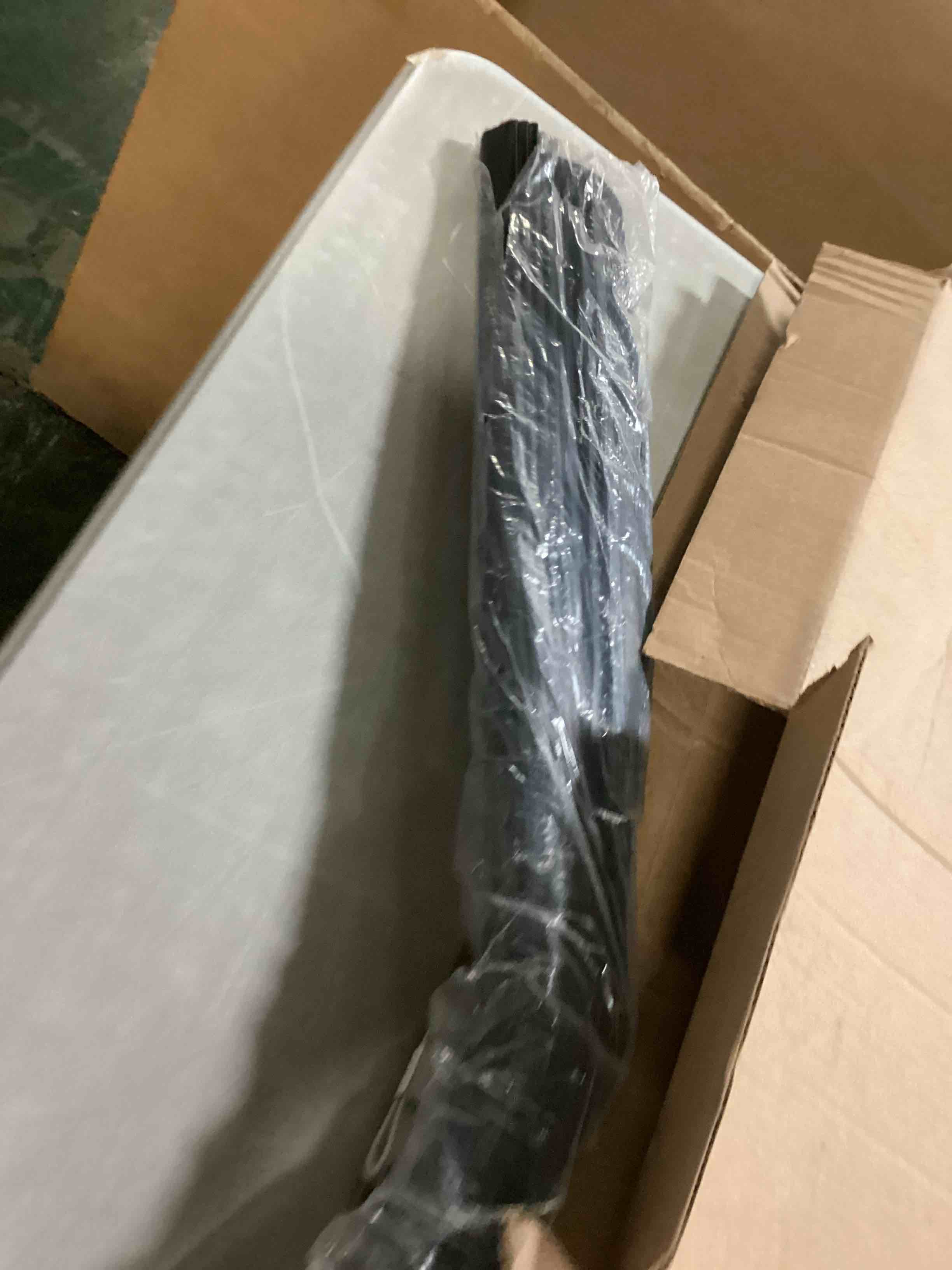 https://s3.amazonaws.com/lotting-images-prod/bidfta/GRA1638739_1745332755034.jpeg
