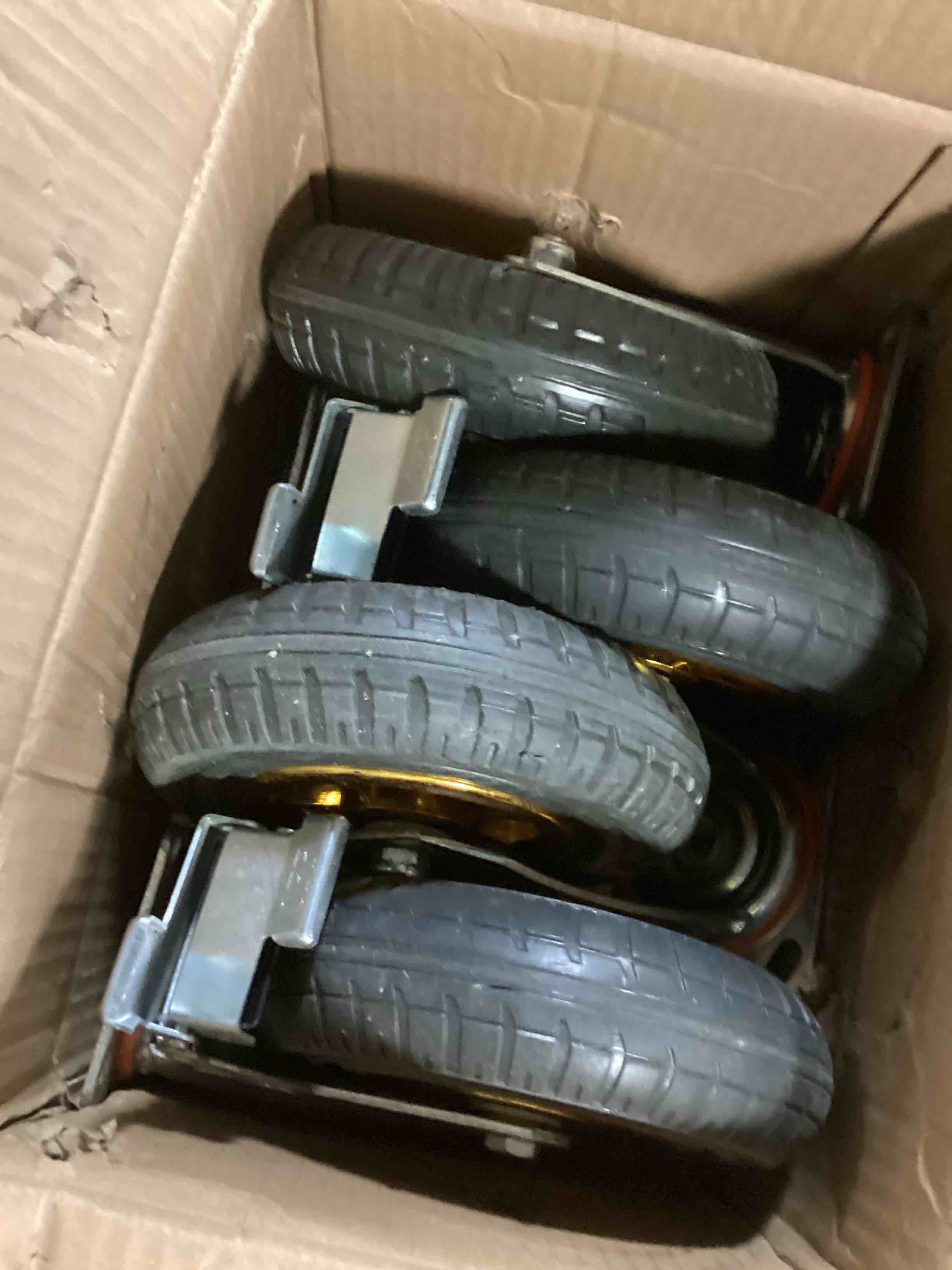 https://s3.amazonaws.com/lotting-images-prod/bidfta/GRA1638814_1745408792295.jpeg