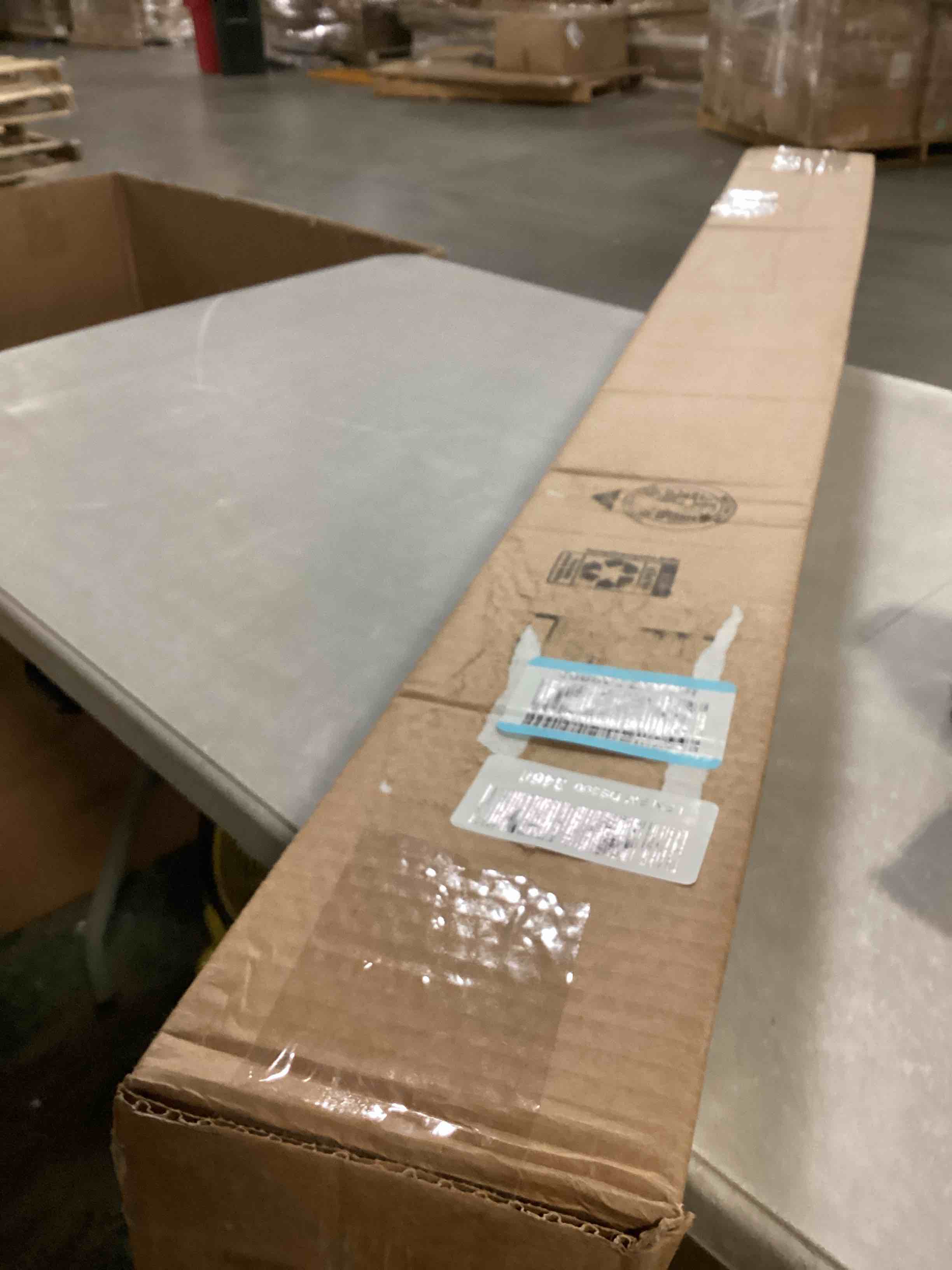 https://s3.amazonaws.com/lotting-images-prod/bidfta/GRA1638930_1745430416370.jpeg