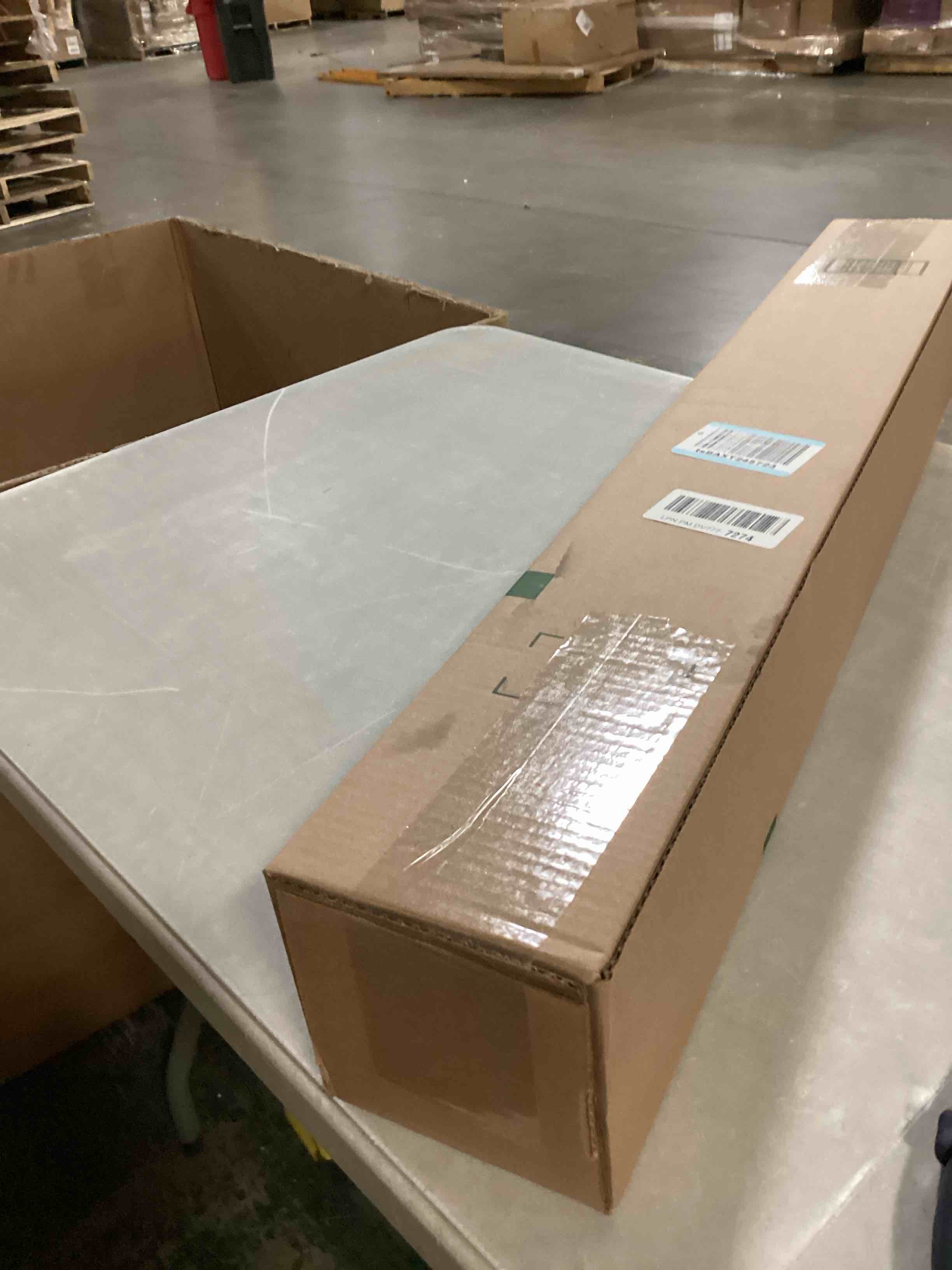 https://s3.amazonaws.com/lotting-images-prod/bidfta/GRA1638979_1745498751284.jpeg