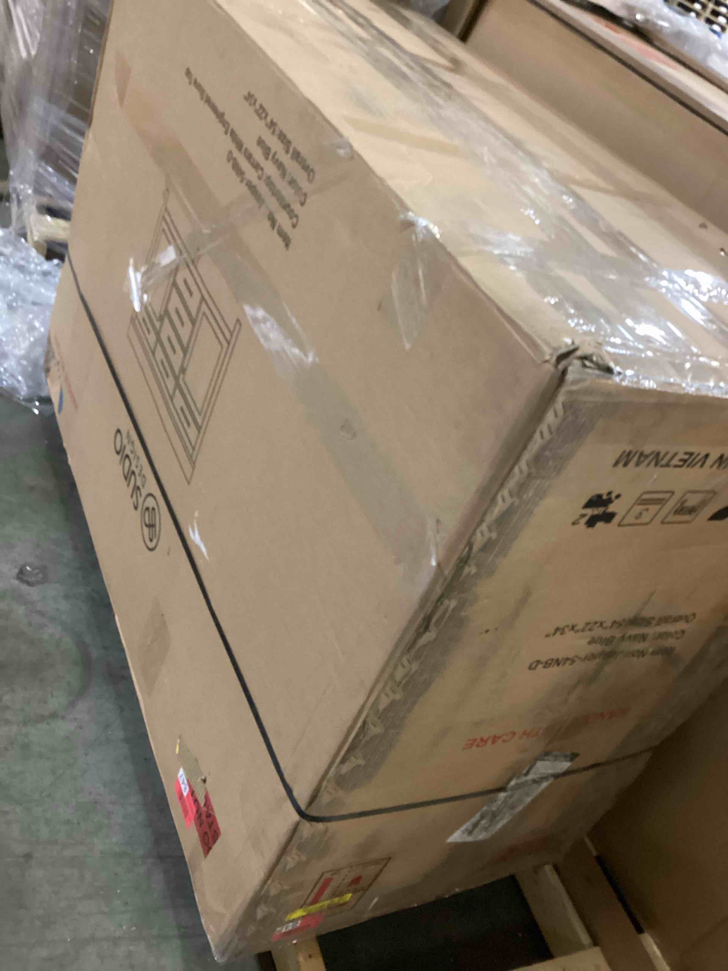 https://s3.amazonaws.com/lotting-images-prod/bidfta/GRA1639196_1742236620909.jpeg