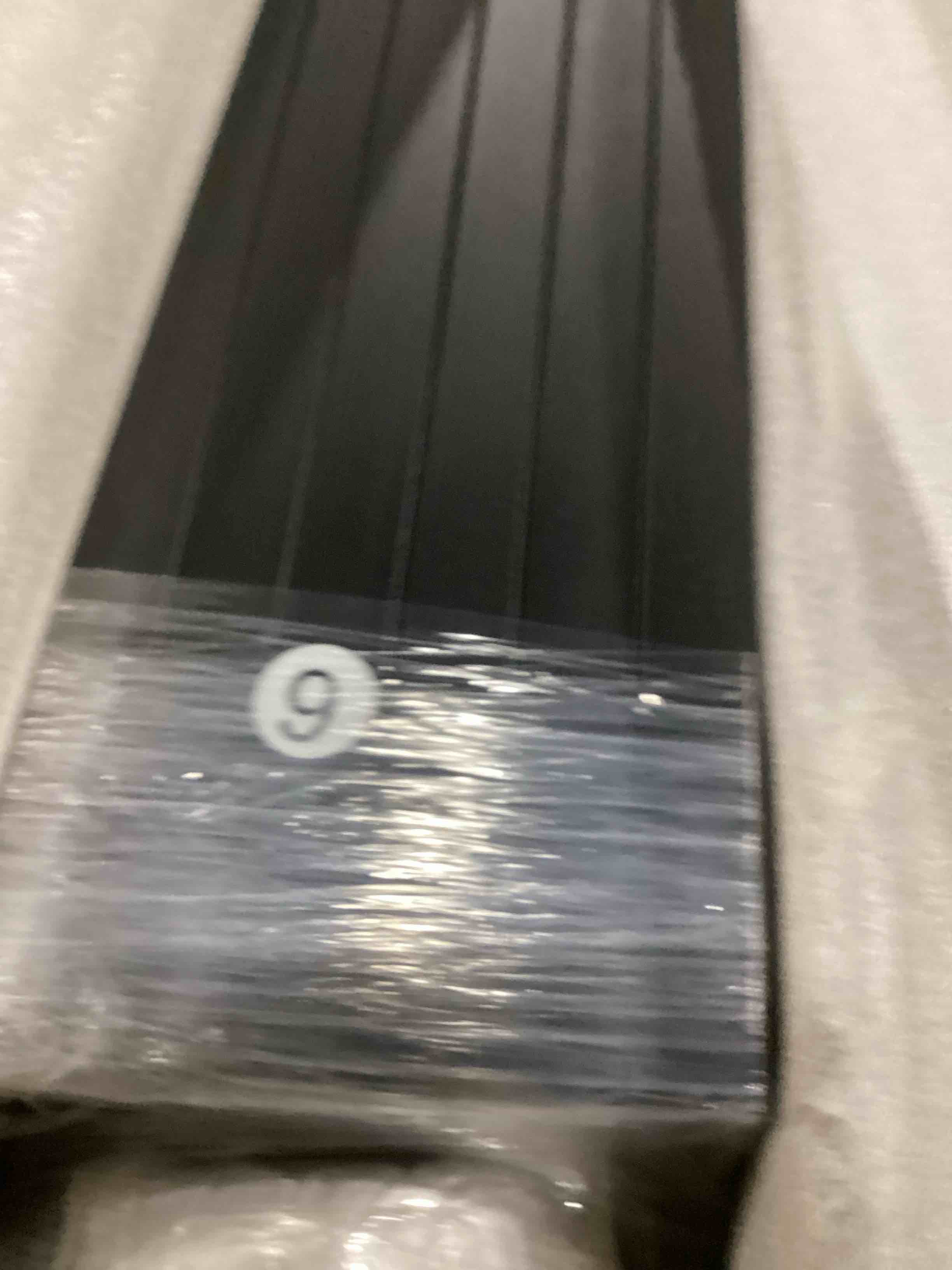 https://s3.amazonaws.com/lotting-images-prod/bidfta/GRA1640020_1743612198485.jpeg
