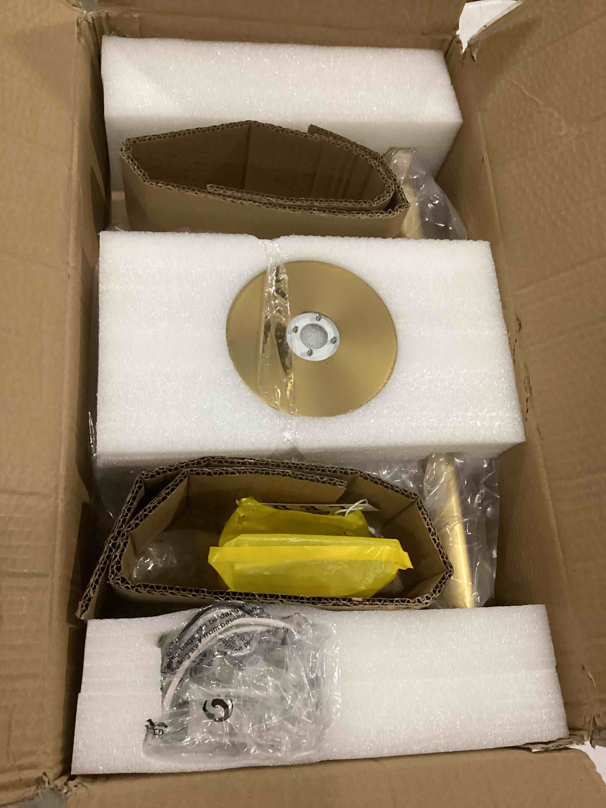 https://s3.amazonaws.com/lotting-images-prod/bidfta/GRA1640810_1746206423926.jpeg