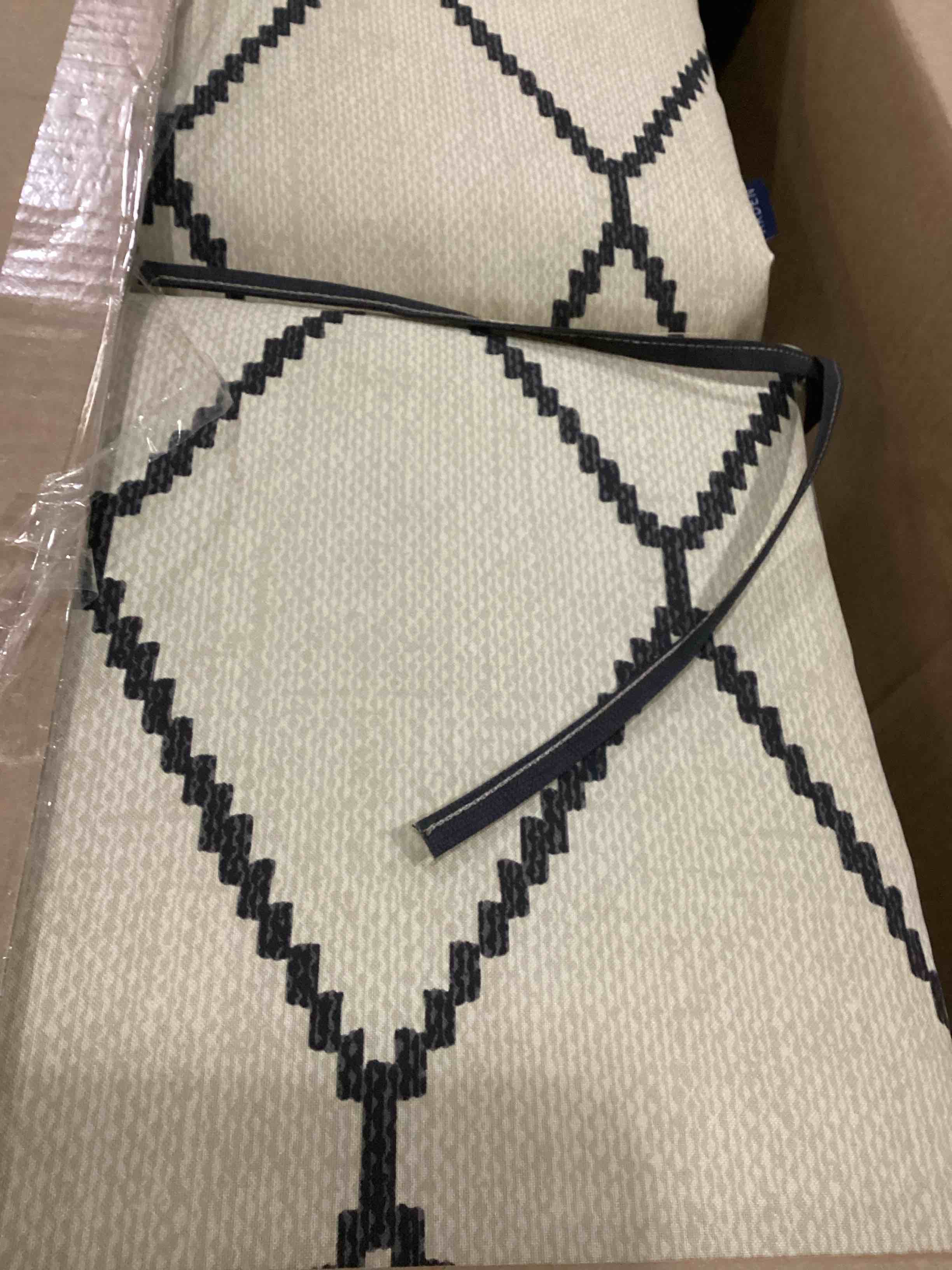 https://s3.amazonaws.com/lotting-images-prod/bidfta/GRA1640854_1746463916830.jpeg