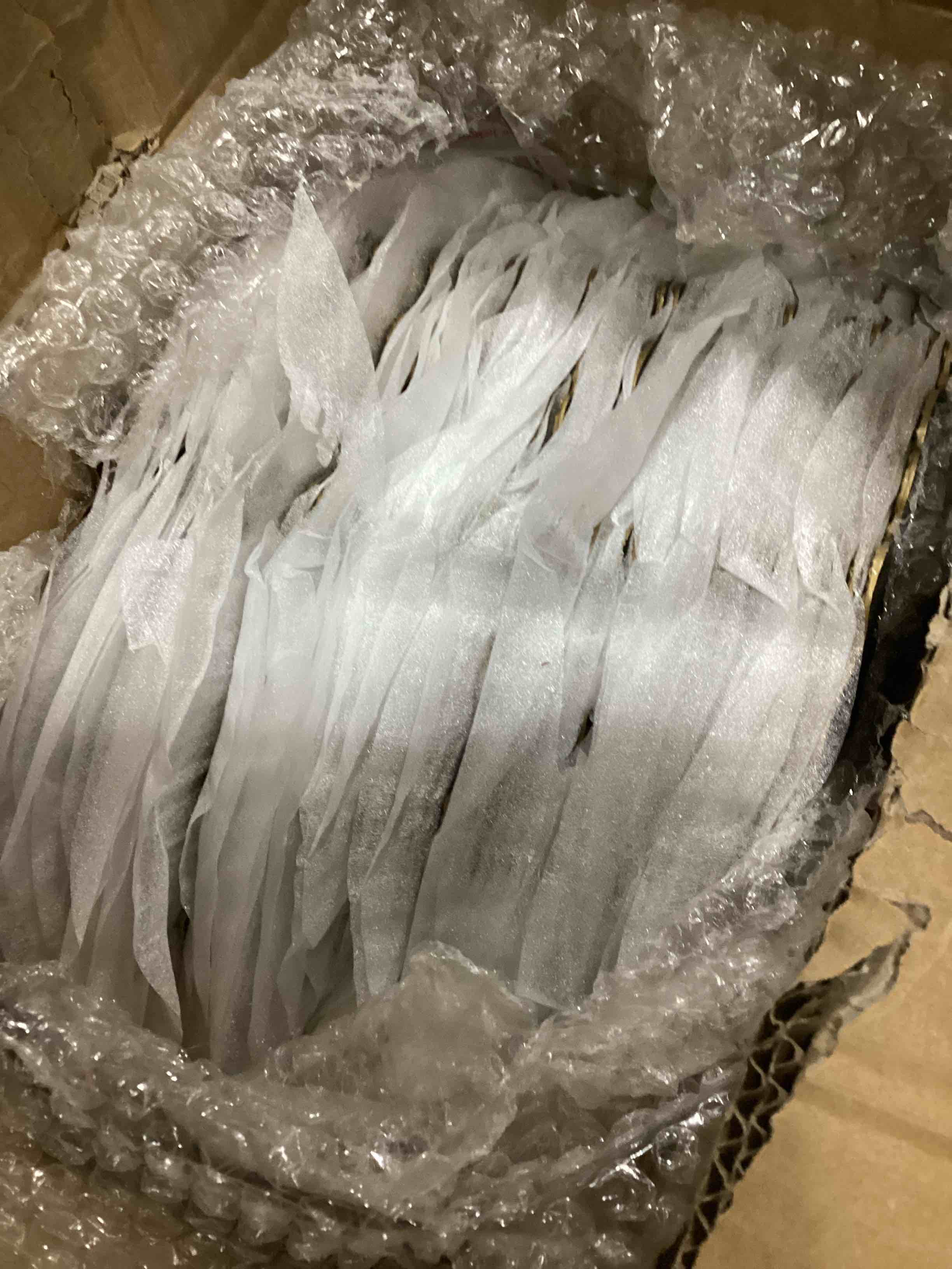 https://s3.amazonaws.com/lotting-images-prod/bidfta/GRA1641171_1748529771871.jpeg