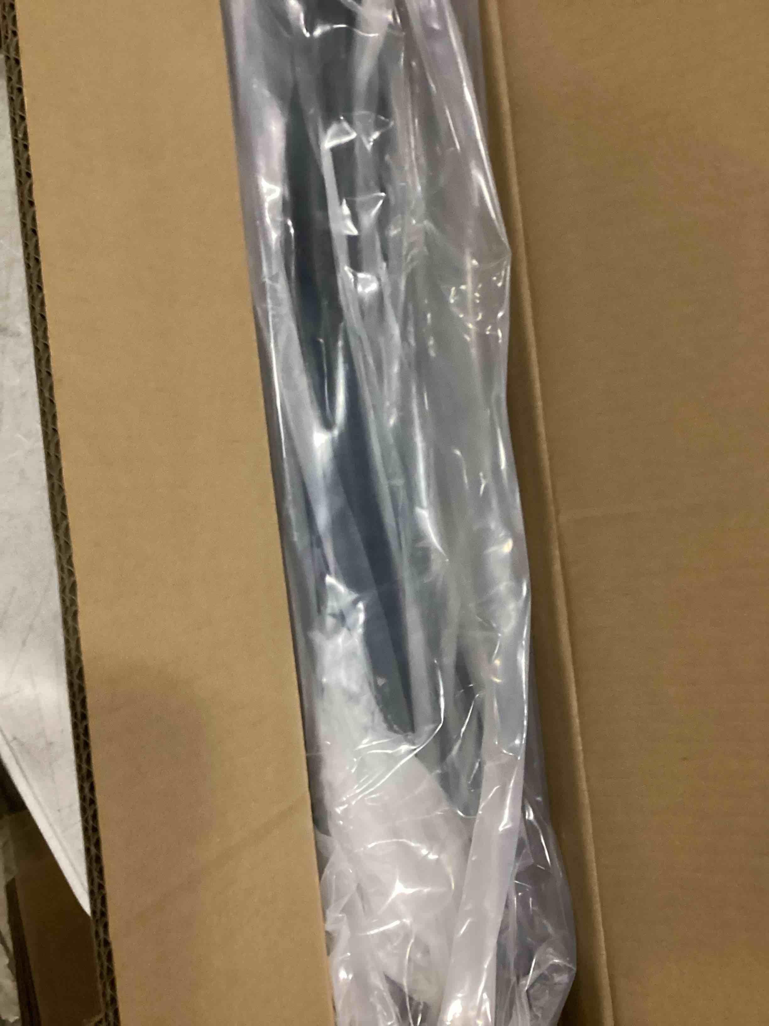 https://s3.amazonaws.com/lotting-images-prod/bidfta/GRA1641207_1748545838092.jpeg