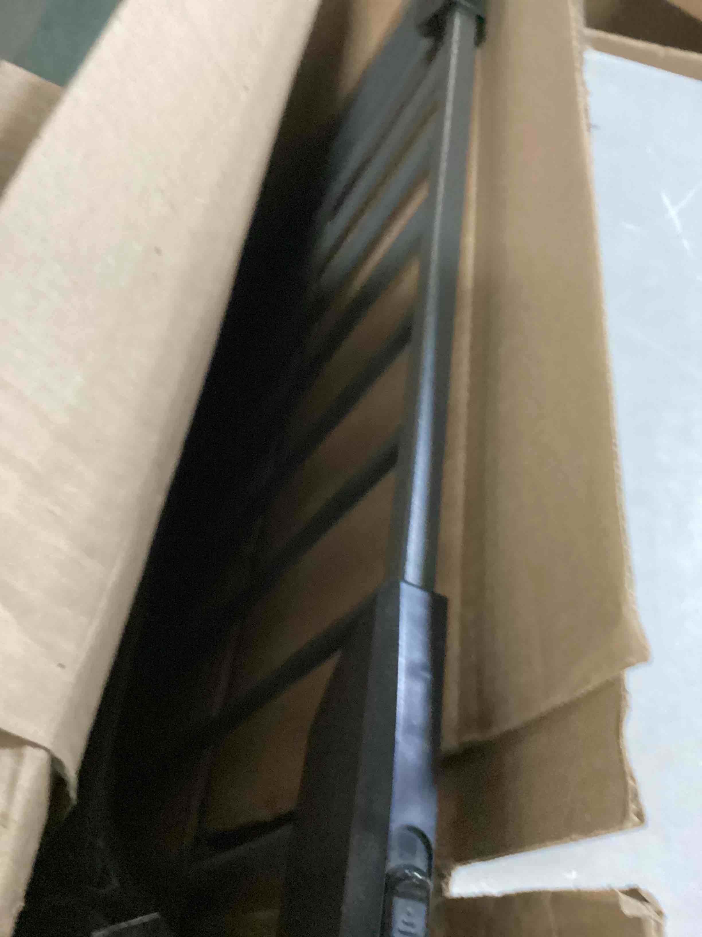 https://s3.amazonaws.com/lotting-images-prod/bidfta/GRA1643013_1740415773130.jpeg