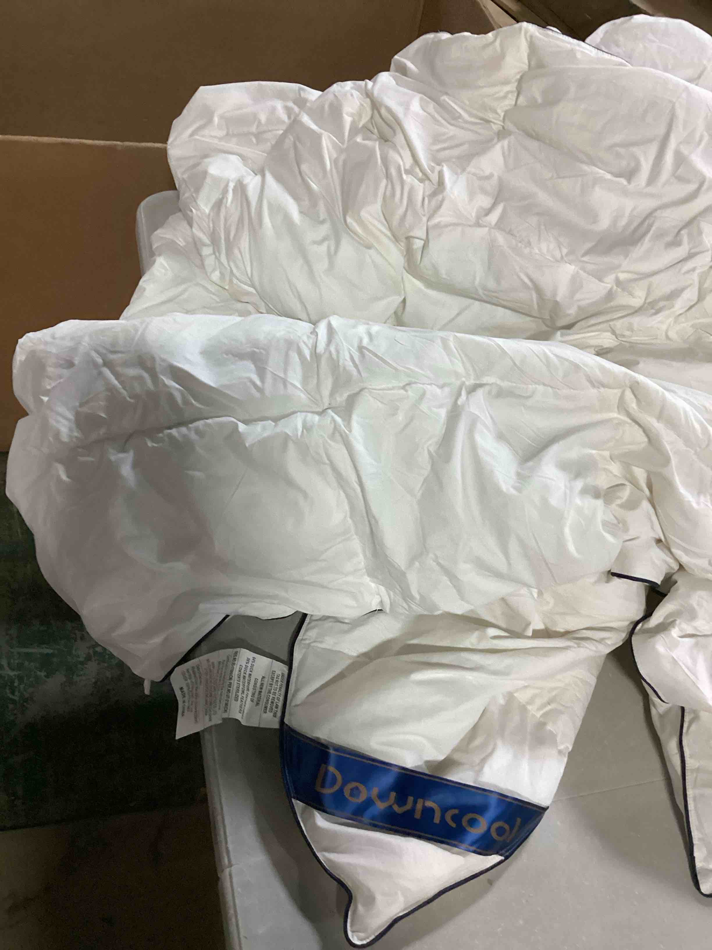 https://s3.amazonaws.com/lotting-images-prod/bidfta/GRA1643071_1740487646234.jpeg