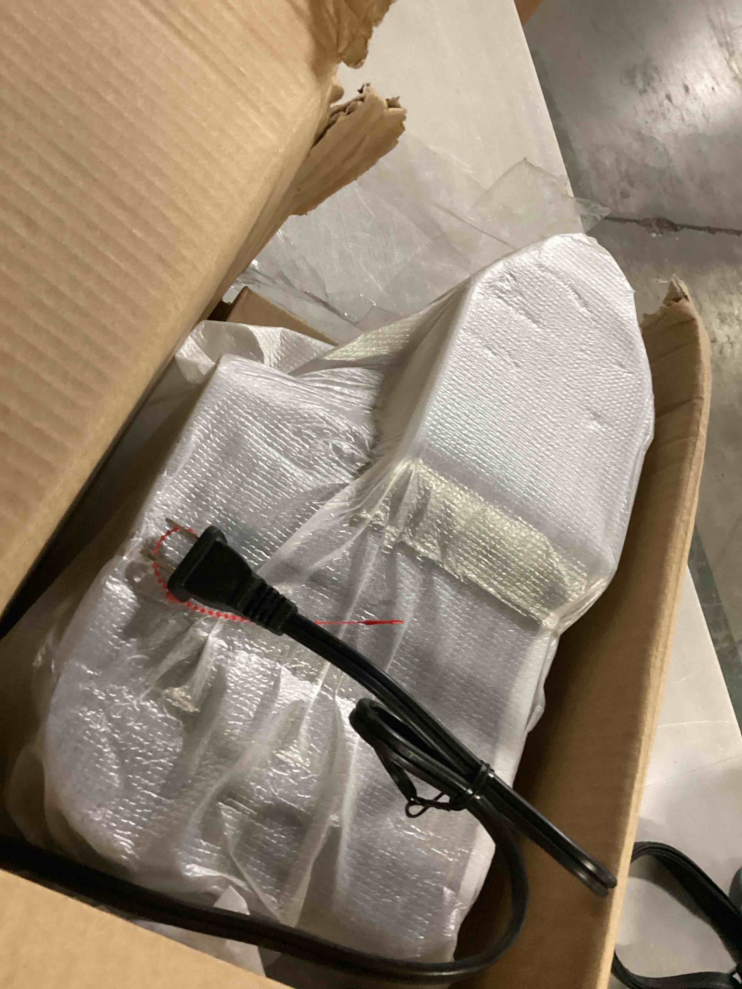 https://s3.amazonaws.com/lotting-images-prod/bidfta/GRA1643258_1740588511206.jpeg