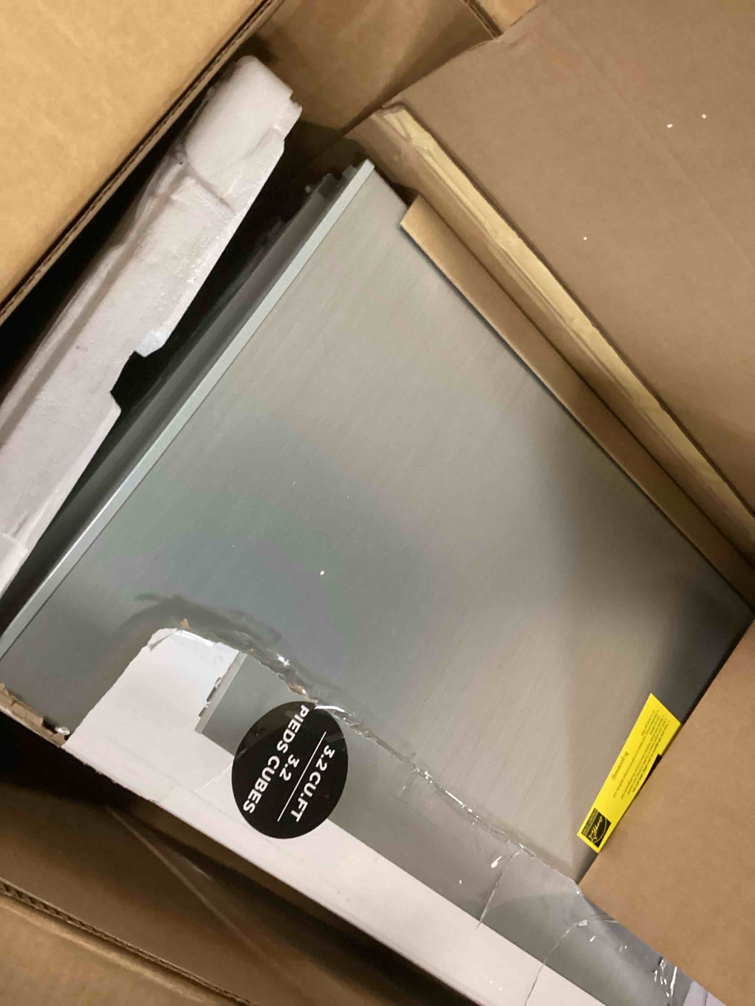 https://s3.amazonaws.com/lotting-images-prod/bidfta/GRA1643626_1741027693710.jpeg