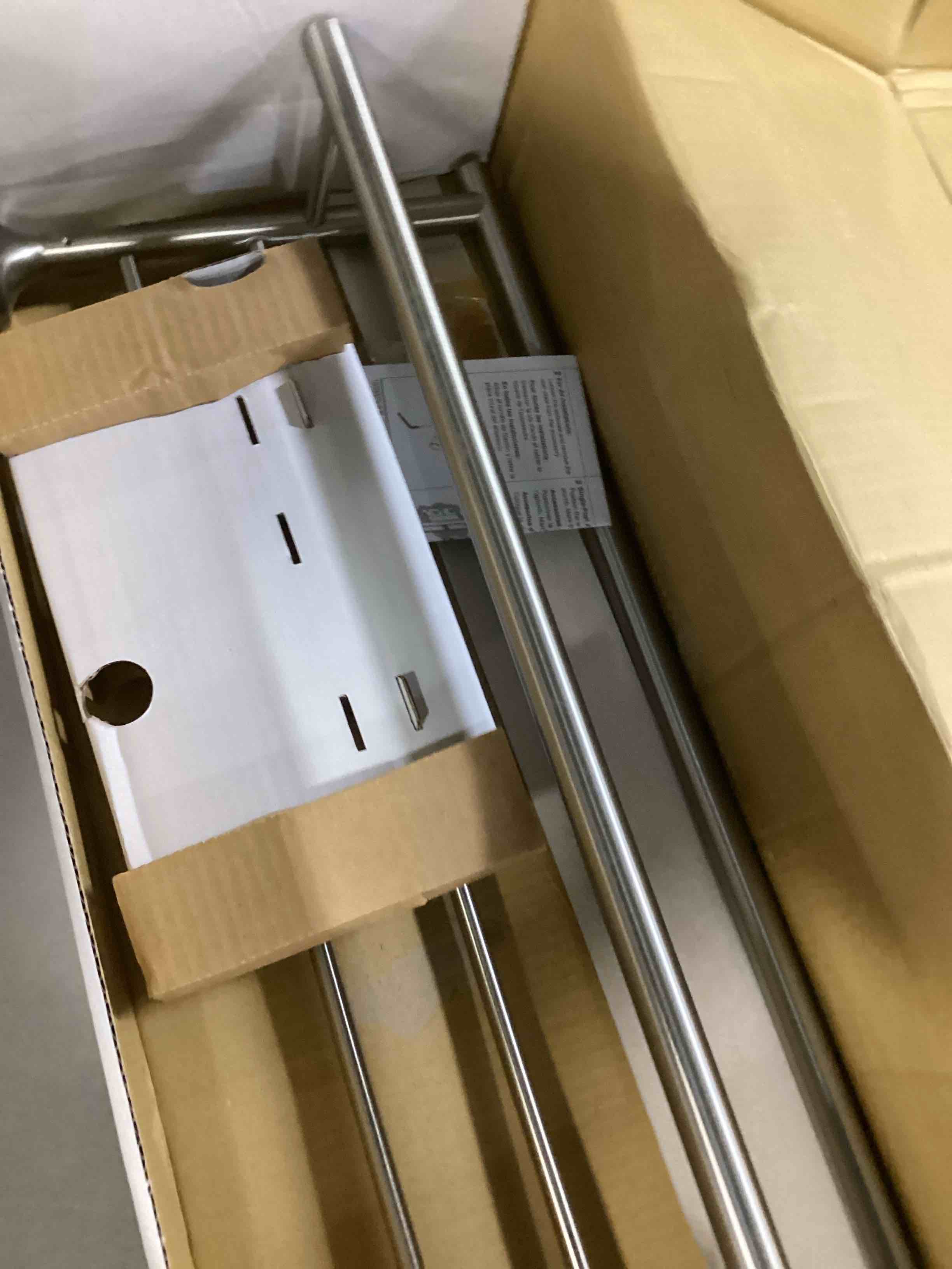 https://s3.amazonaws.com/lotting-images-prod/bidfta/GRA1643632_1741030126979.jpeg
